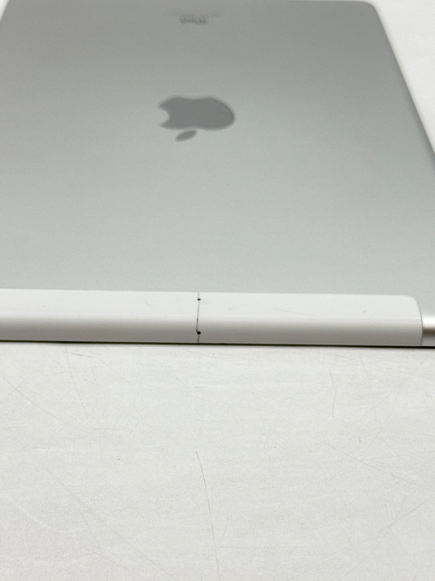 Unlocked Apple iPad 9th Gen 10.2" A2603 64GB Wi-Fi + Cellular Silver