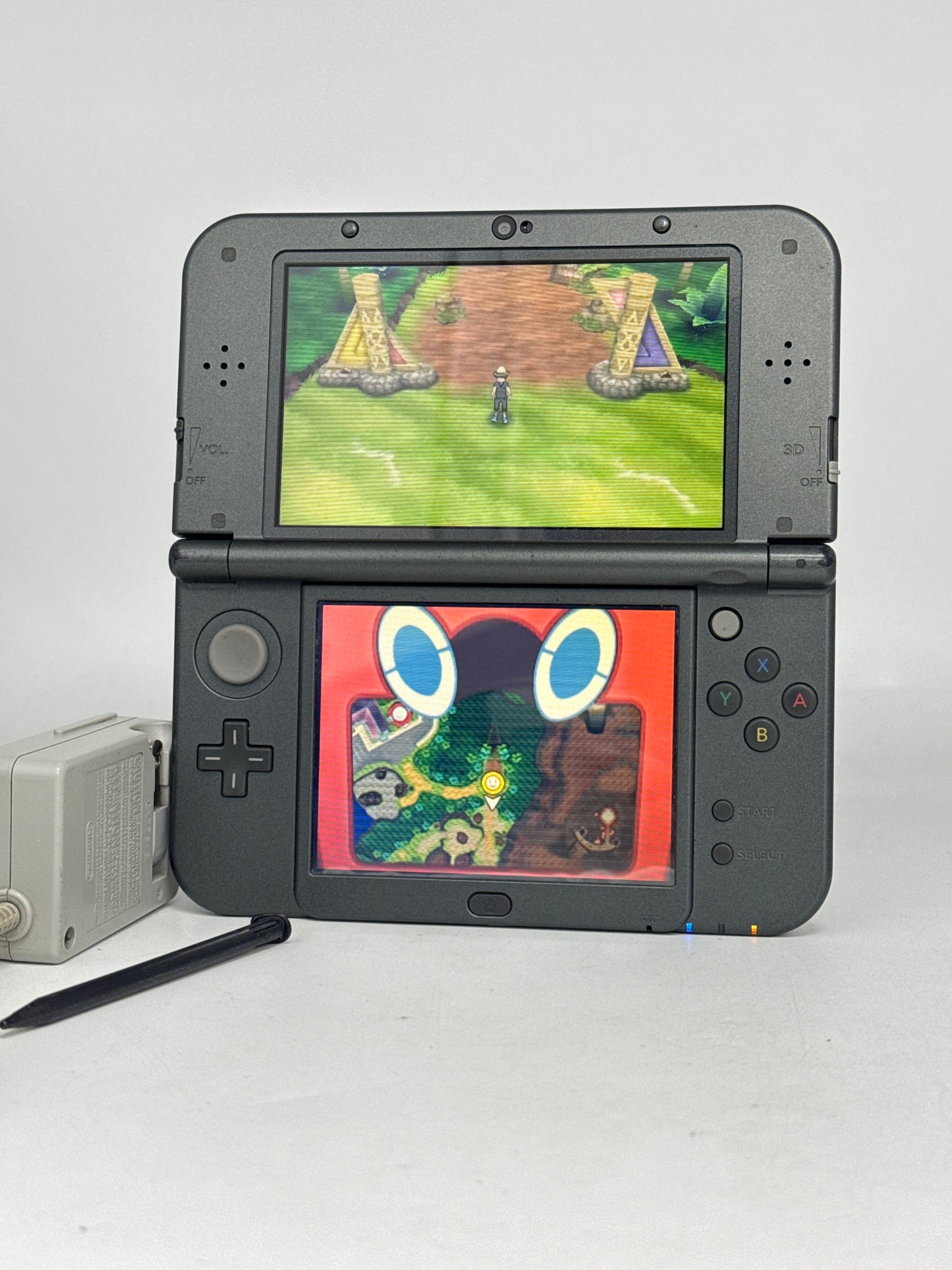 Nintendo "NEW" 3DS XL RED-001 Console #417 w/ Stylus & OEM Charger READ AS IS