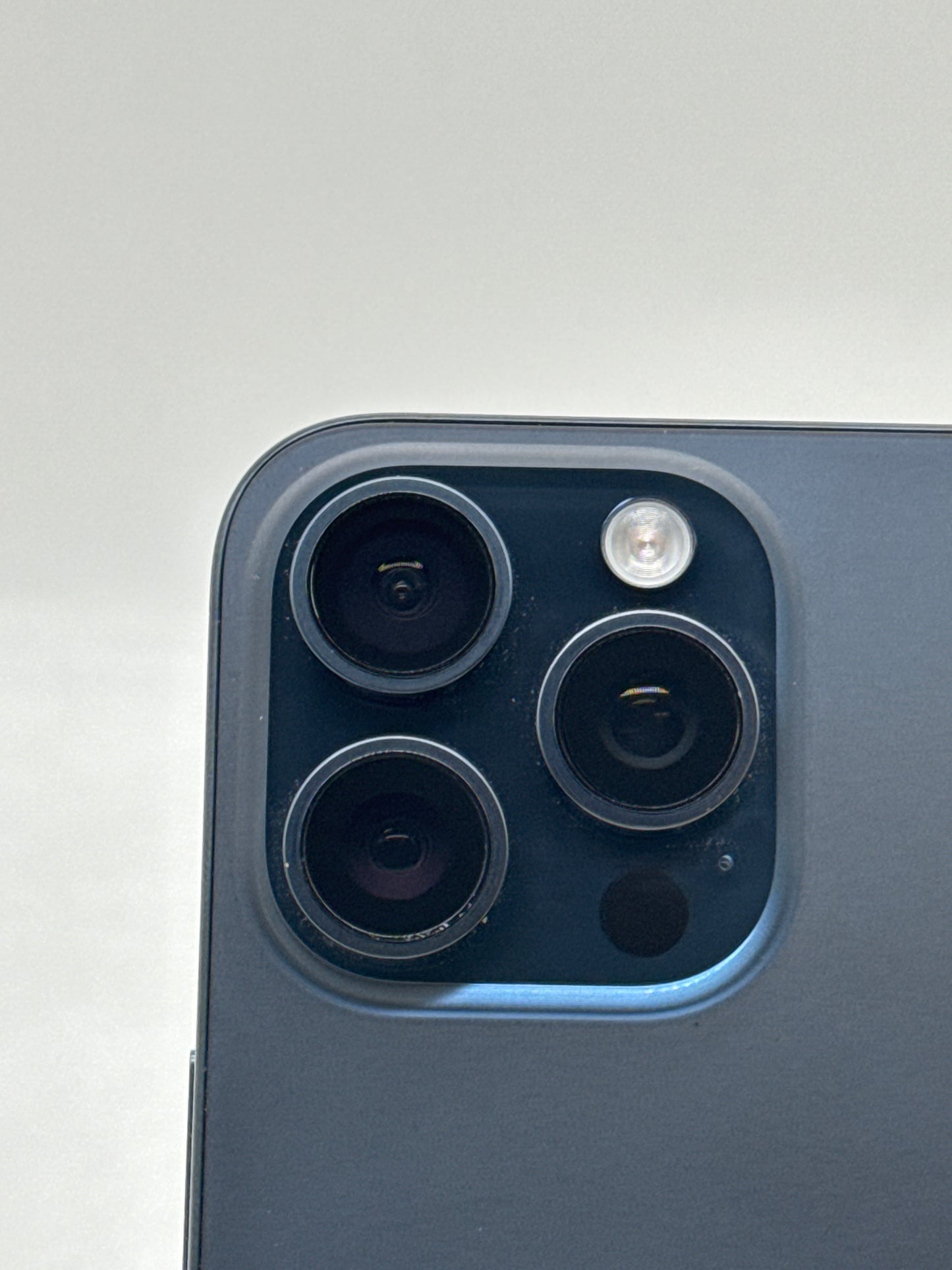 Unlocked Apple iPhone 15 Pro Max A2849 256GB Blue Titanium 85% Battery Health