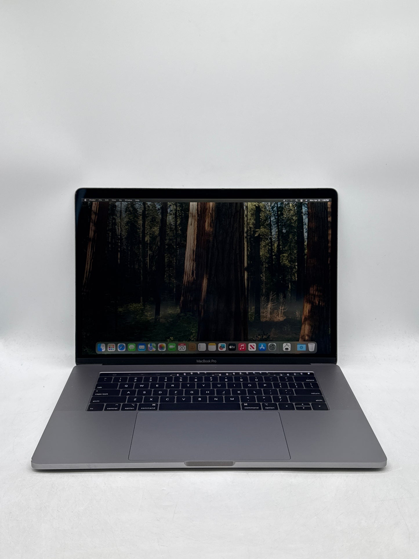 2018 Apple MacBook Pro 15.4" A1990 Core i9 32GB RAM 1TB SSD - Bad Display Read!