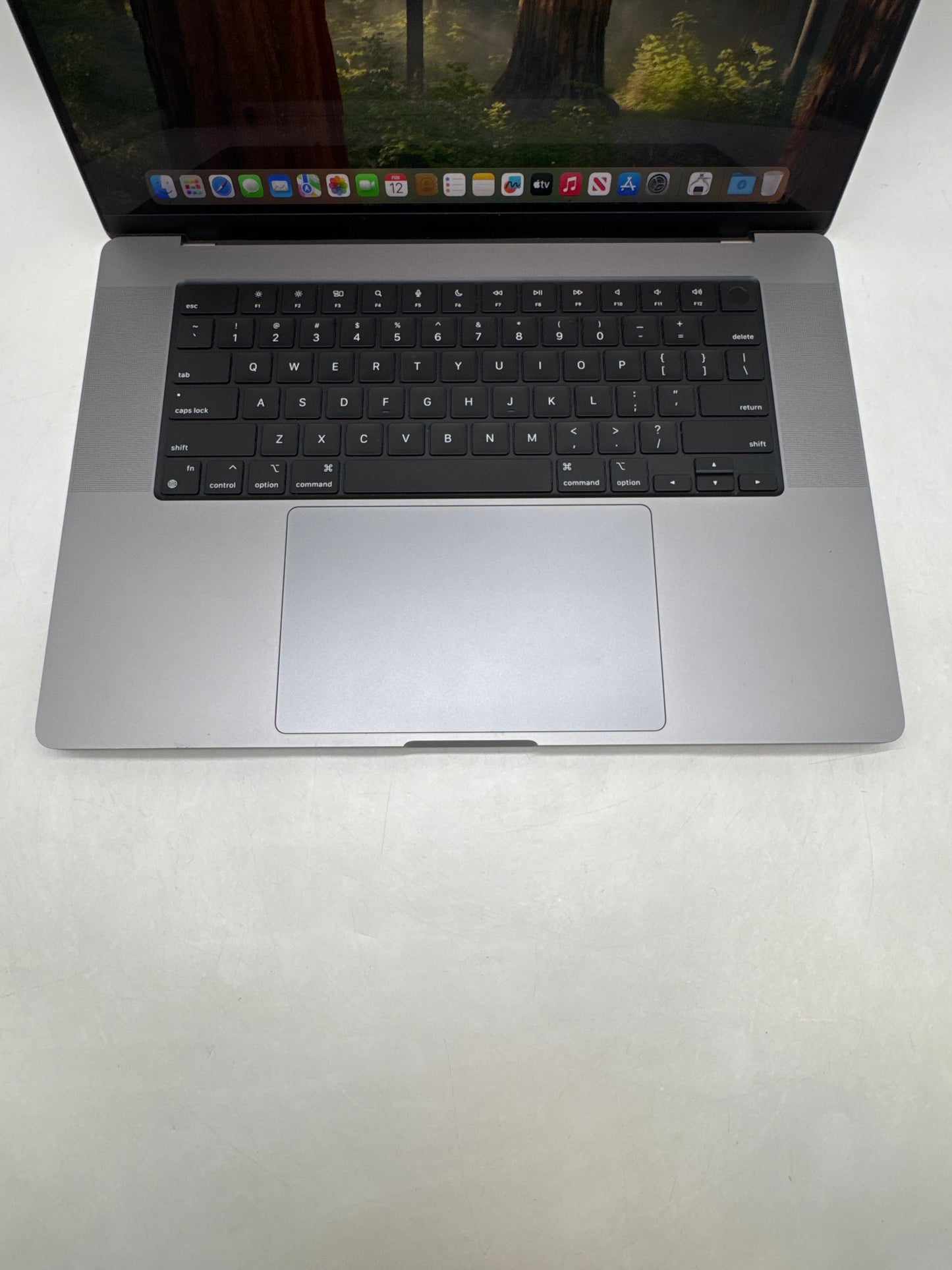 2021 Apple MacBook Pro 16.2" A2485 M1 Pro 10C-CPU 16C-GPU 16GB RAM 512GB SSD