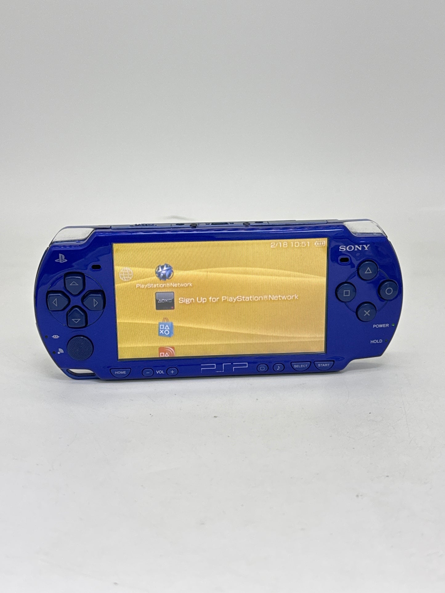 Sony PlayStation PSP-2000 Blue Console Only #375 No Back Lid Spot on Display READ AS IS