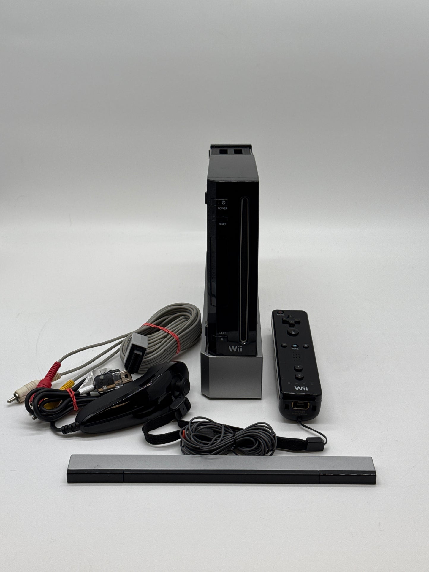 Nintendo Wii RVL-001 Black w/ Controller & Accessories - Untested