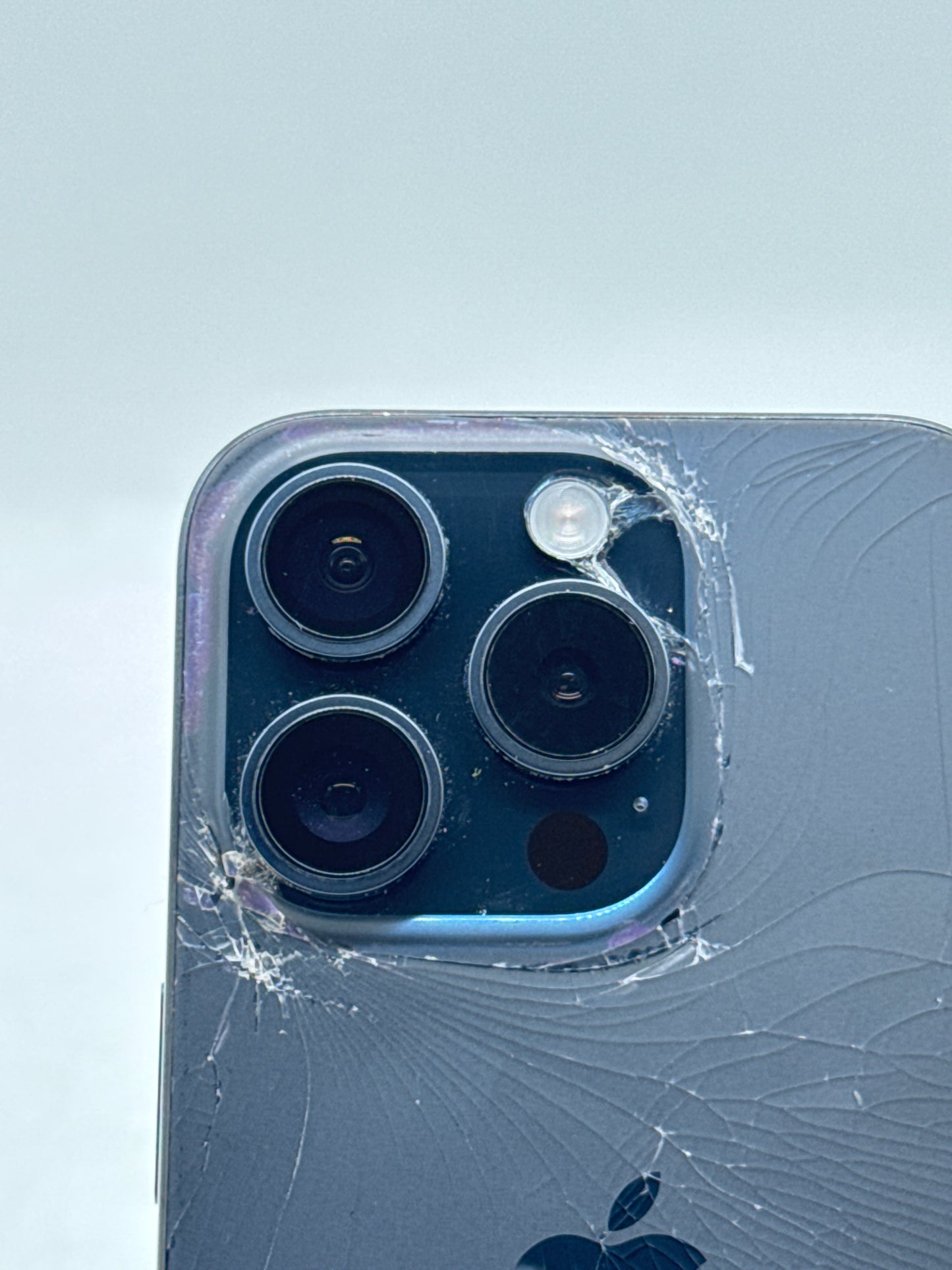 T-Mobile Apple iPhone 15 Pro A2848 128GB Blue Titanium - Cracked Back