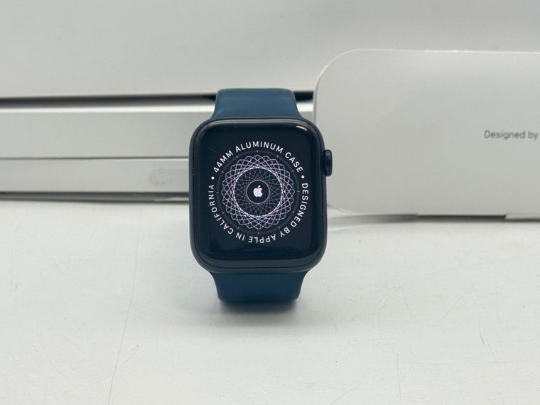 Apple Watch SE 3 3rd Gen 44MM A3325 Midnight GPS Only