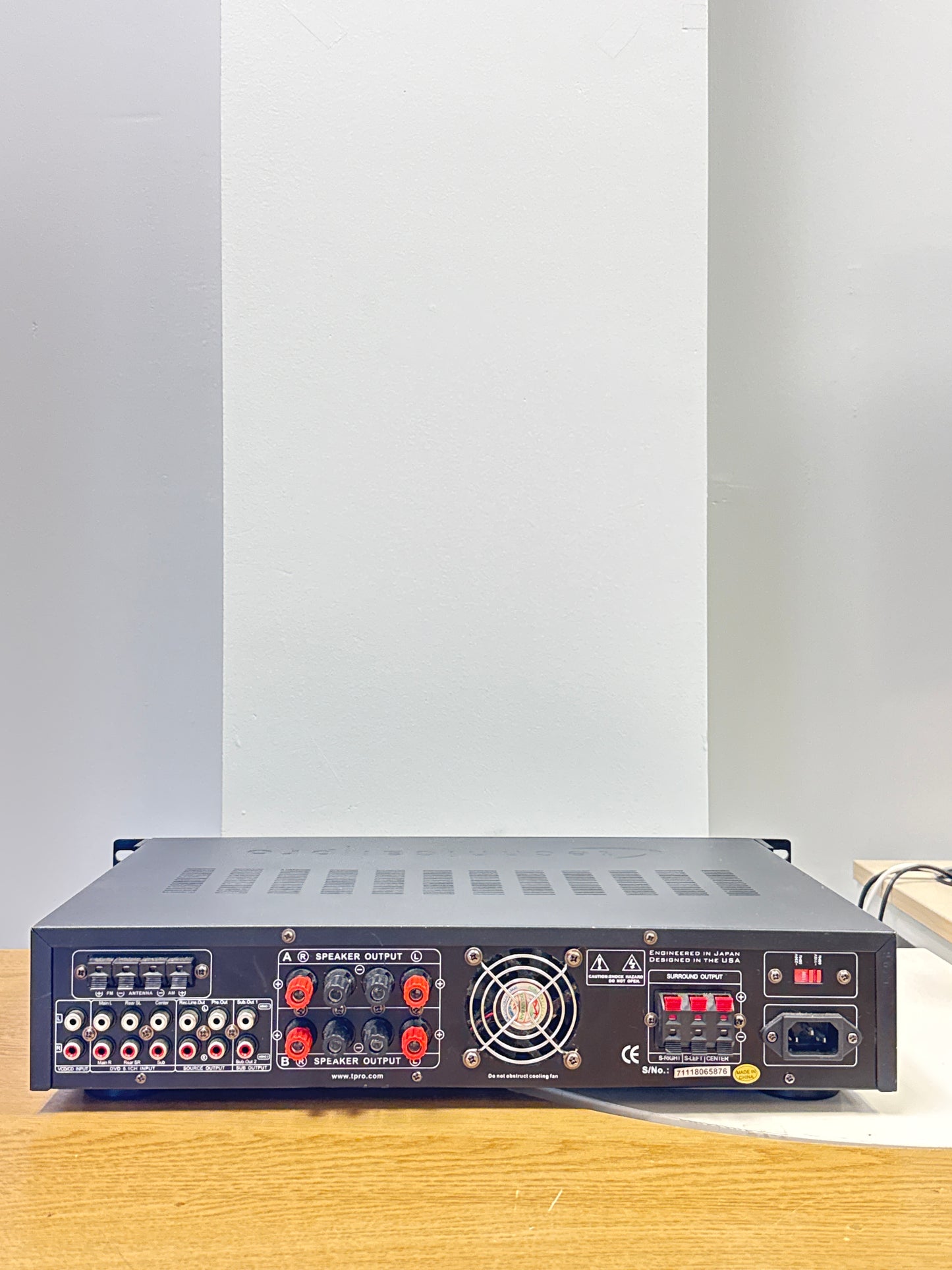 Technical Pro HB1502U hybrid amplifier 1500 watts