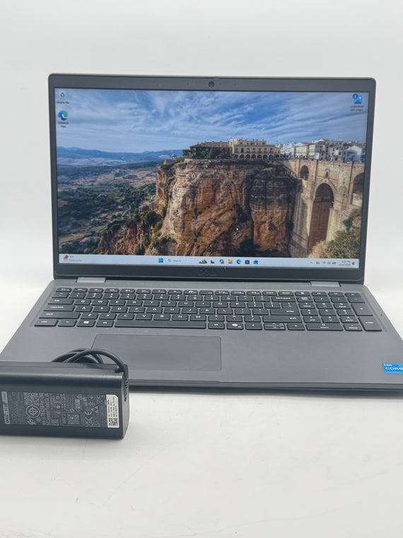 Dell Latitude 3550 15" Core i3-1315U 1.20GHz 8GB RAM 256SSD