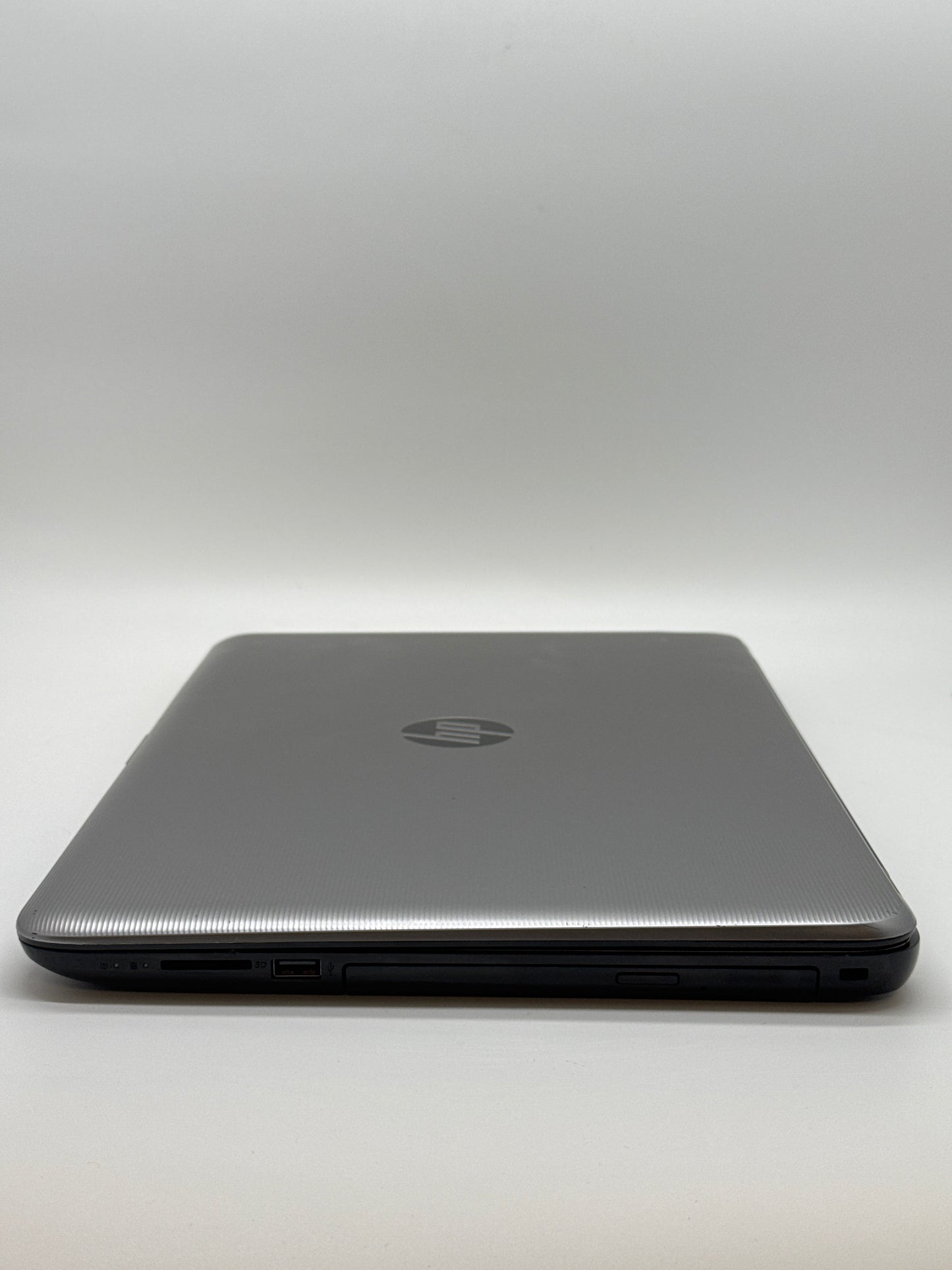 HP 15-ay039wm 15-inch Core i3 8GB RAM 1TB Laptop Gray w/ Charger - Bad Battery