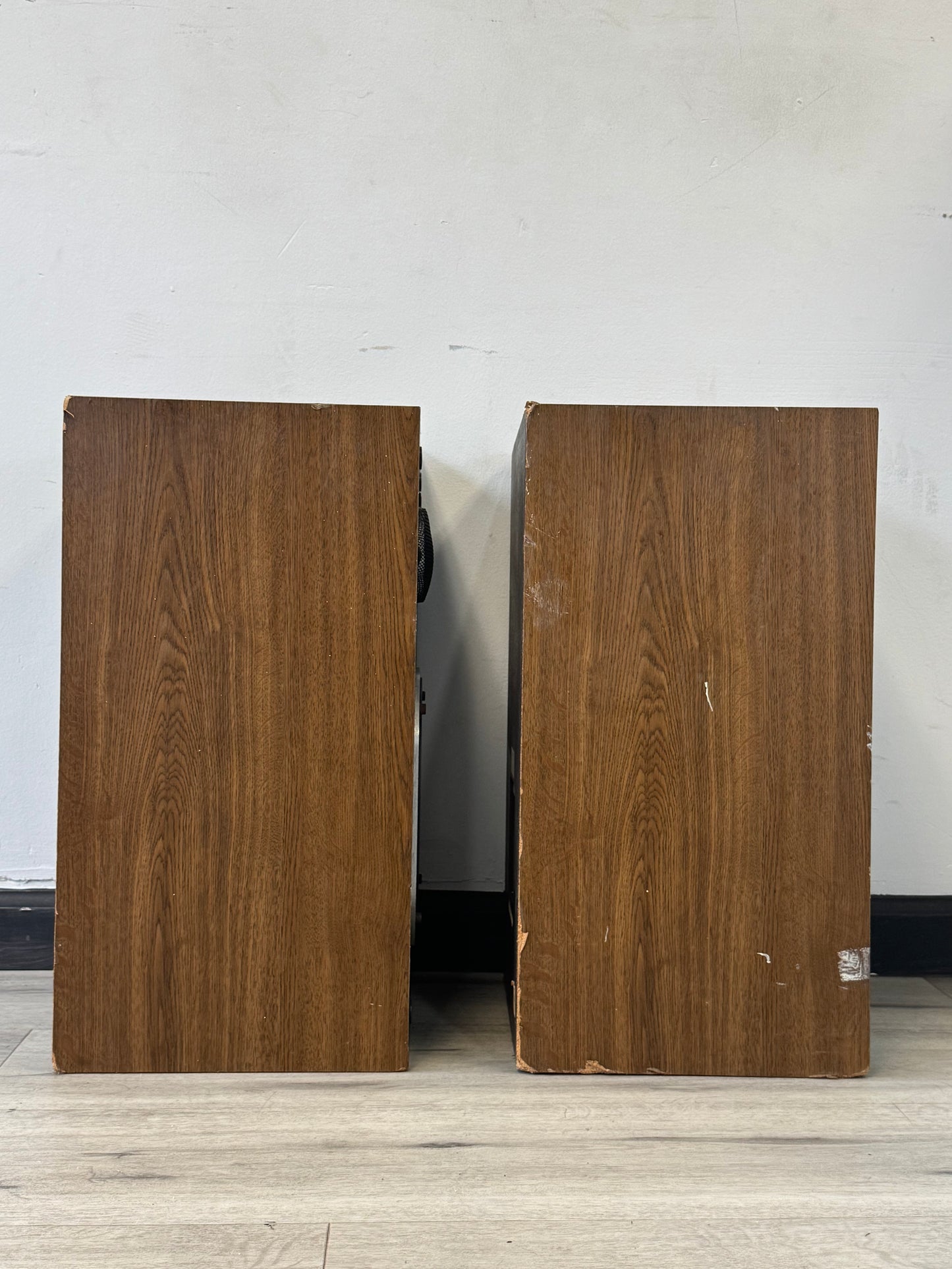 RARE YAMAHA NS-225 Speakers Large 22” Tall, White Woofers