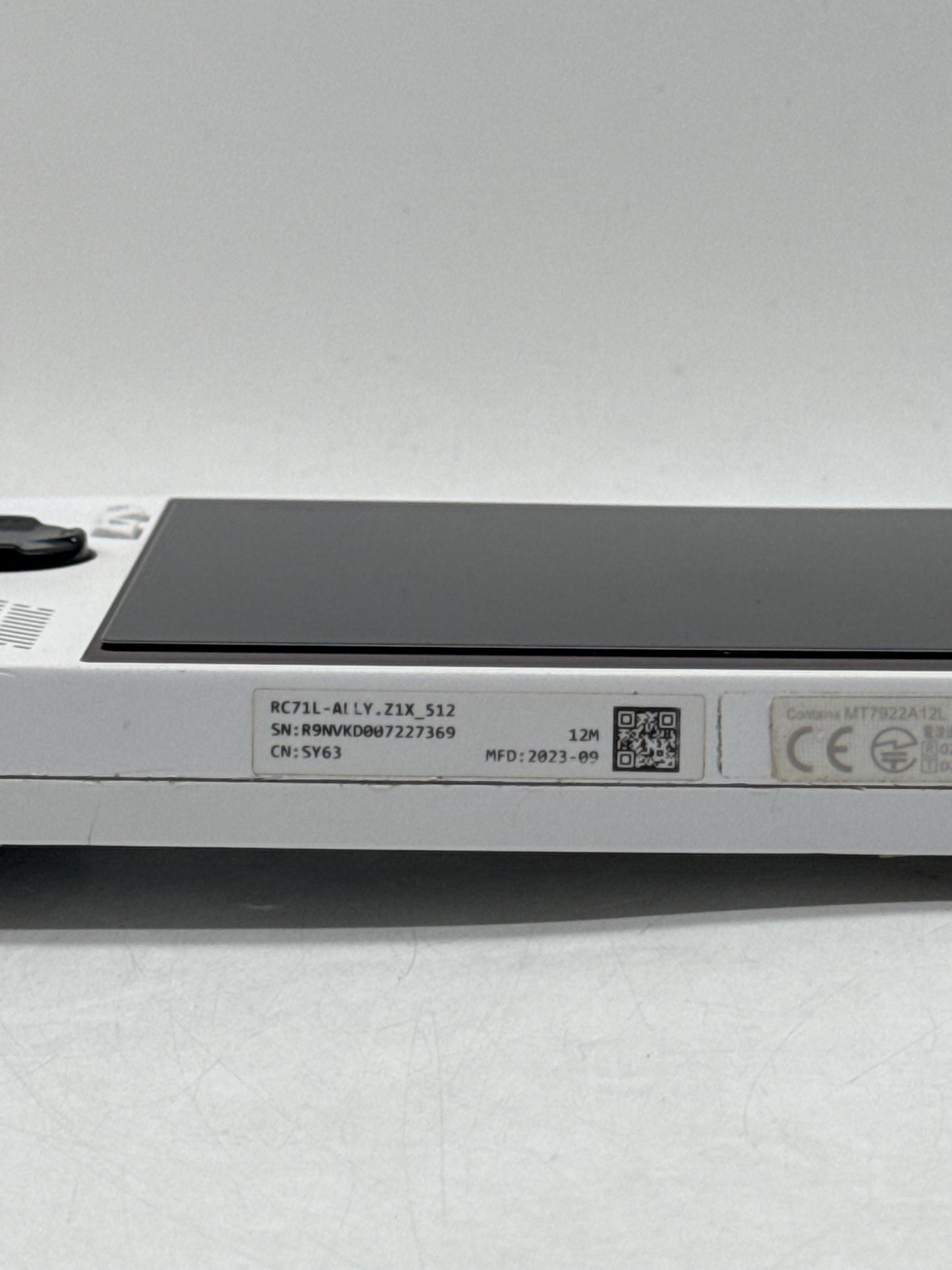 Asus ROG Ally RC71L 7" 120Hz AMD Ryzen Z1 512GB SSD 16GB RAM Handheld Console