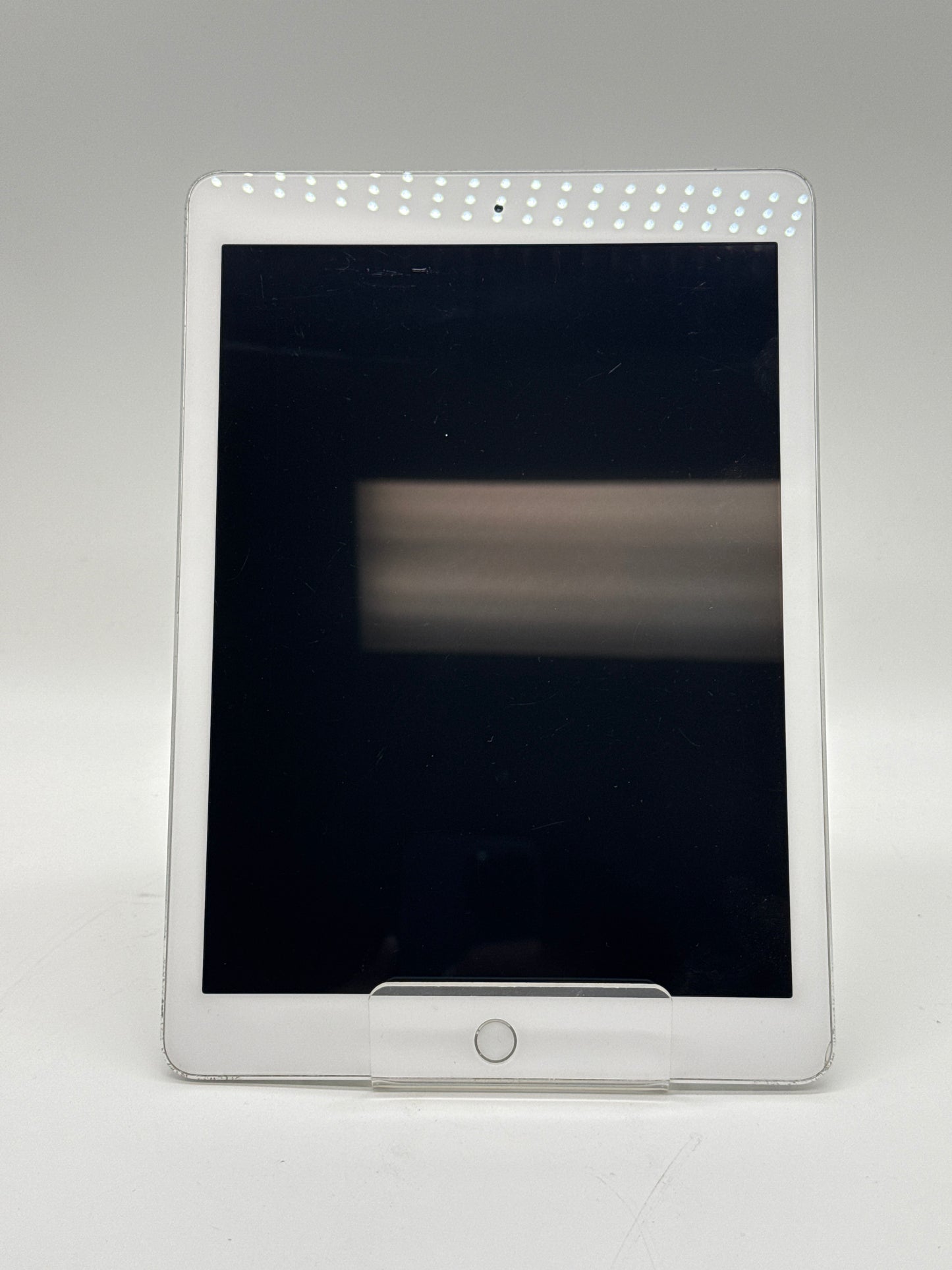 Apple iPad Pro 9.7-inch A1673 128GB Silver Bad Charging Port / Untested