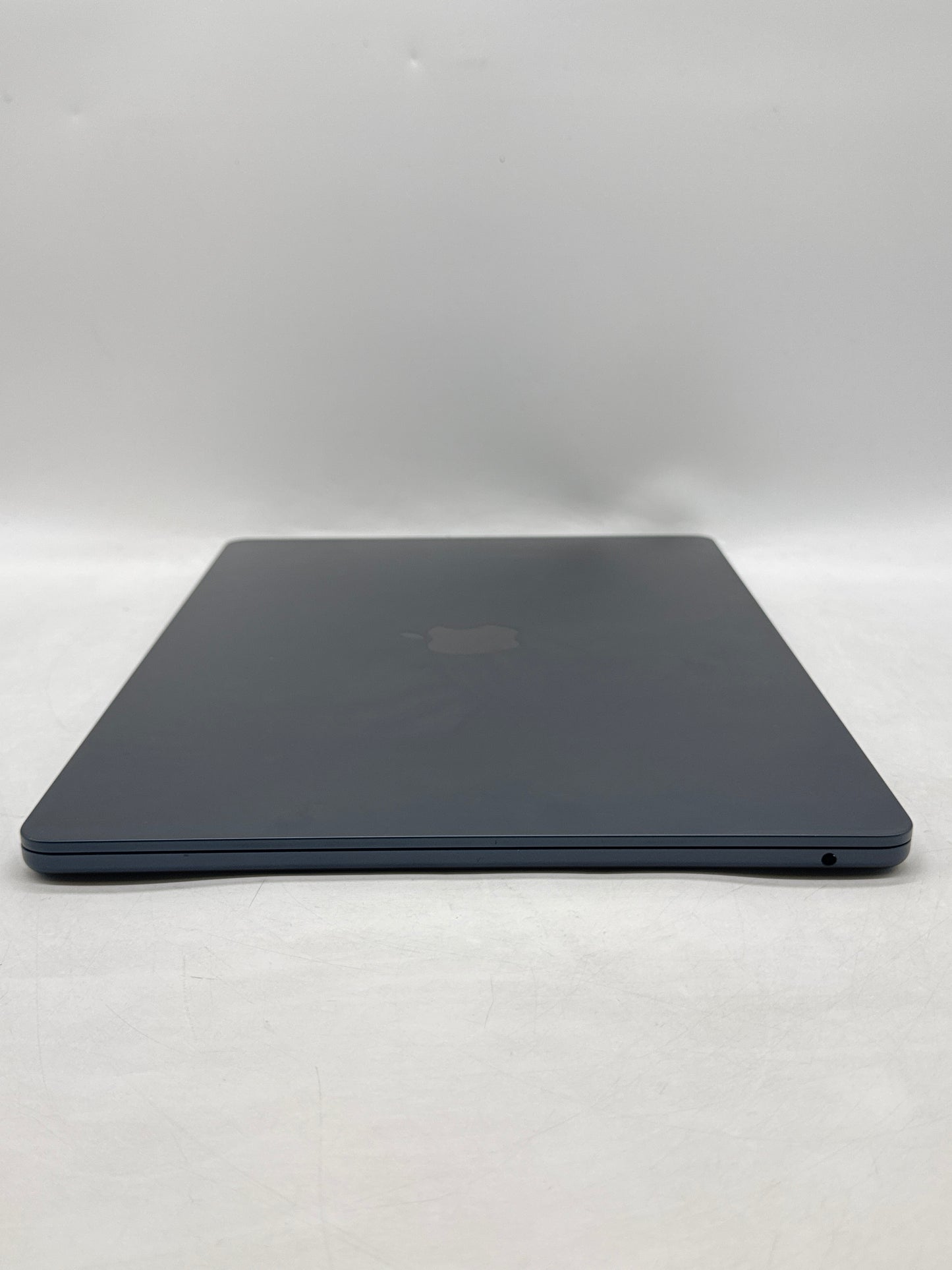 2023 Apple MacBook Air 15.3" A2941 M2 8C-CPU 10C-GPU 256GB SSD 8GB RAM