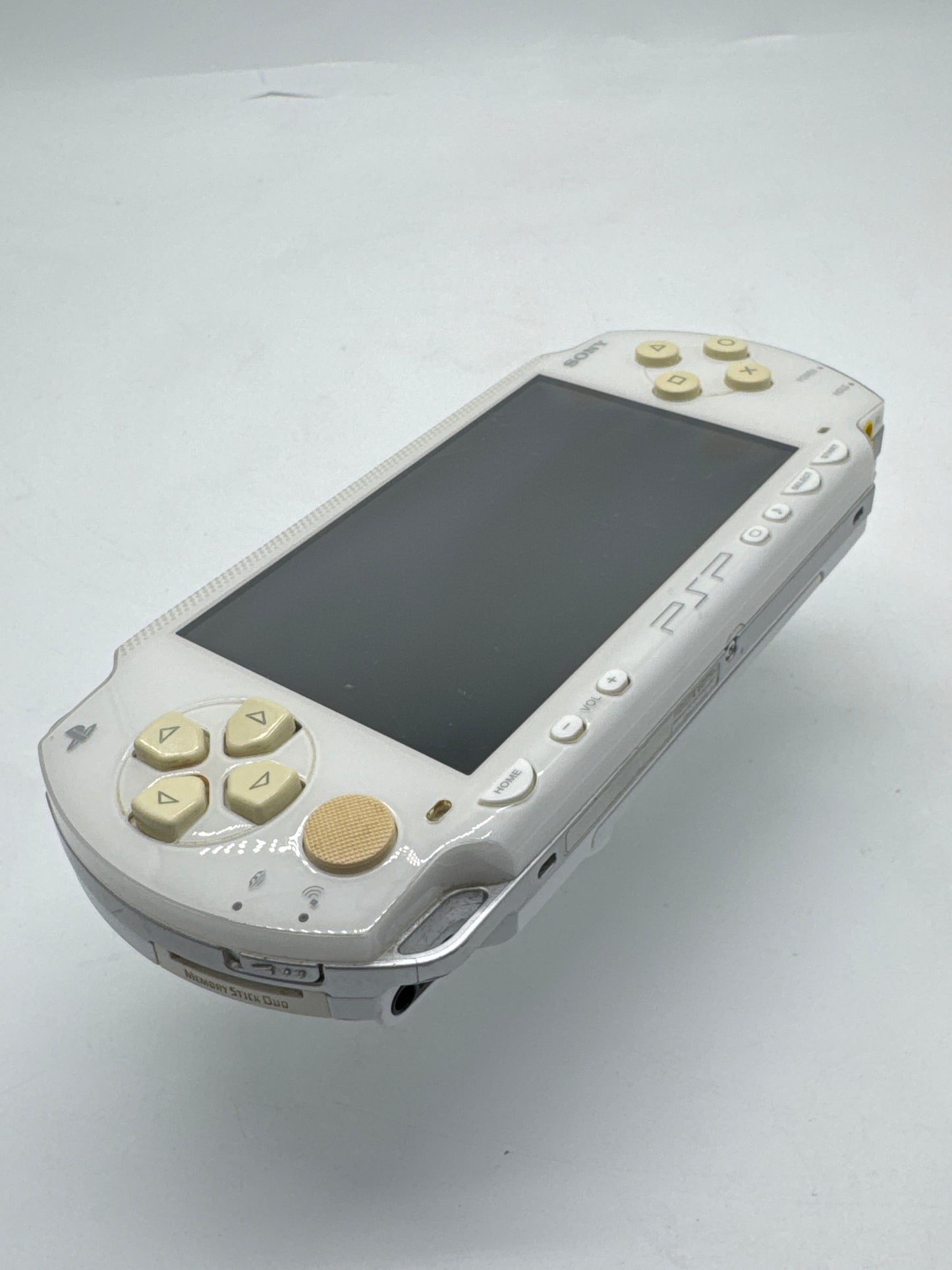 Sony PSP-1000 White Console #99 w/3600mAh Battery & No Charger