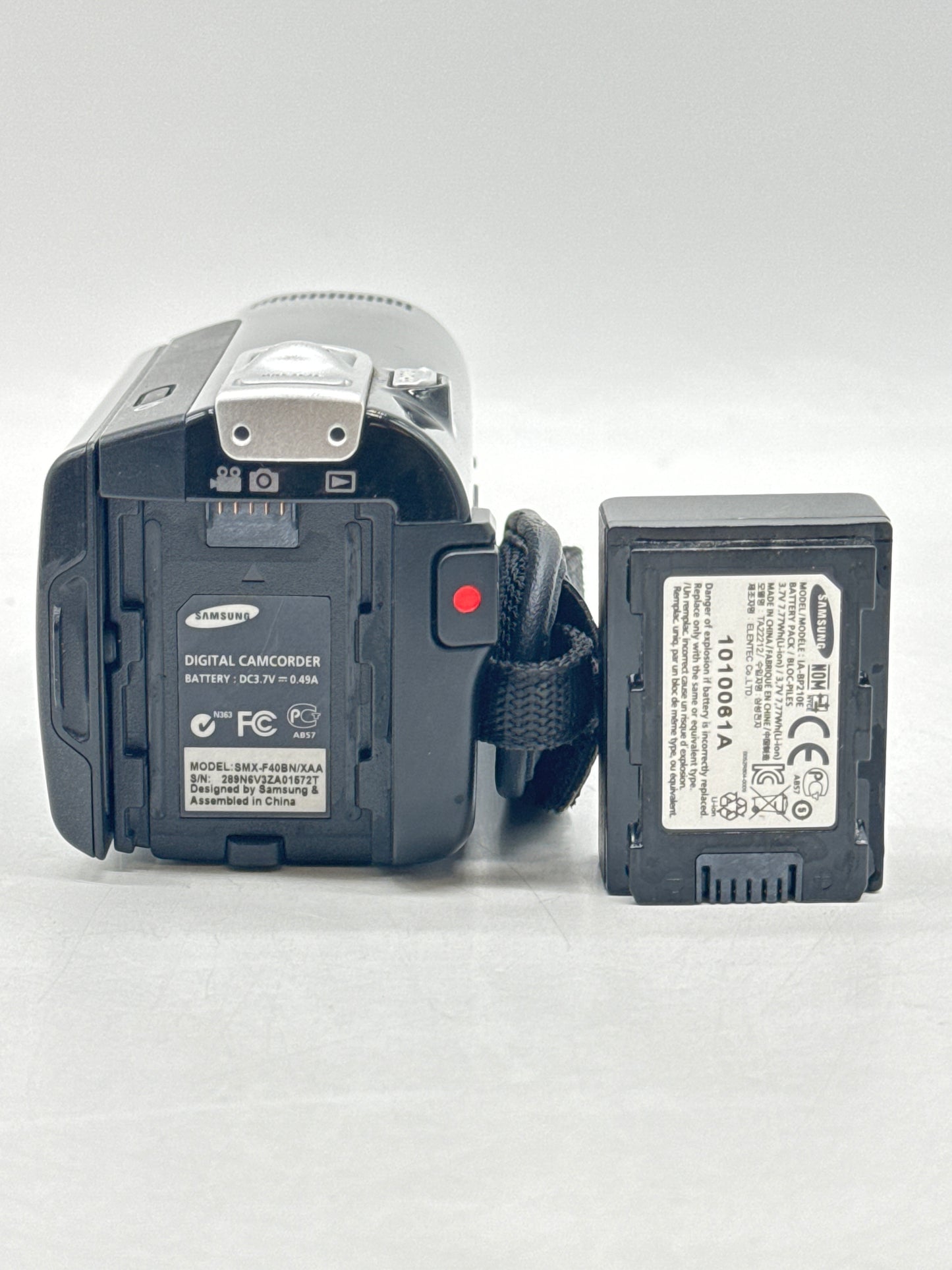 Samsung SMX-F40BN/XAA Camcorder Digital Video Camera 65x Zoom - Untested