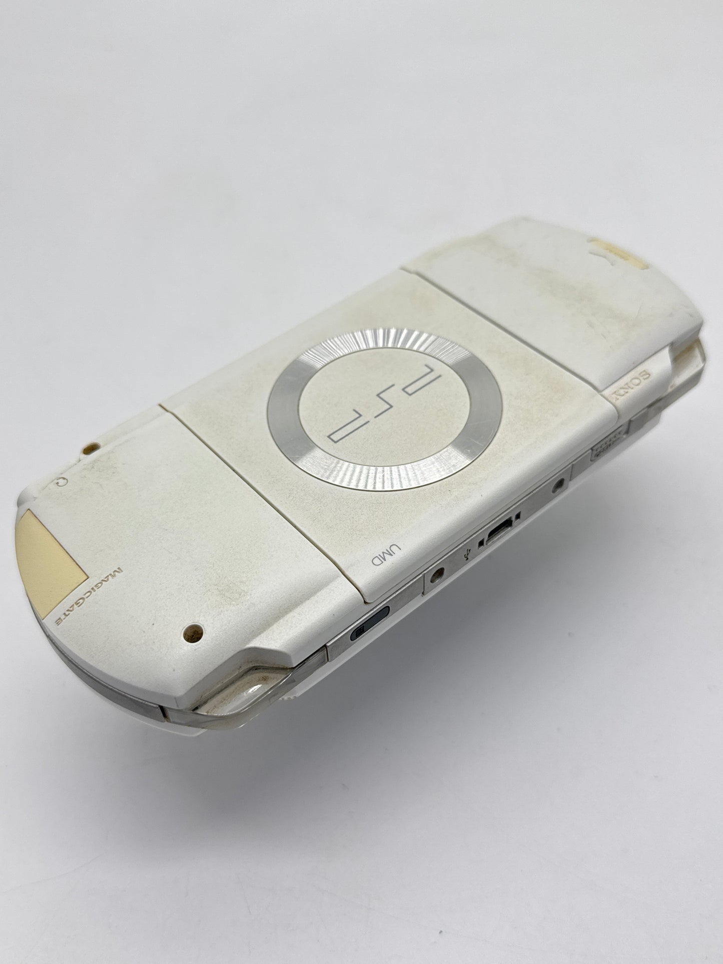 Sony PSP-1000 White Console #98 w/3600mAh Battery & No Charger Noisy UMD Drive