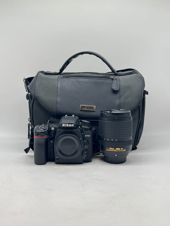 Nikon D7500 DSLR Camera w/ Nikkor 18-140mm f3.5-5.6 Lens Bag Battery Used