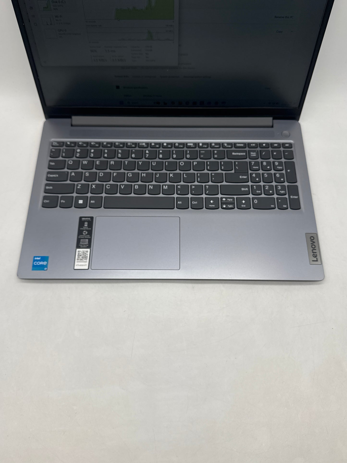 Lenovo IdeaPad Slim 3 15IAN8 15.6'' Core™ i3-N305 8GB DDR5 RAM 128GB SSD - Read!