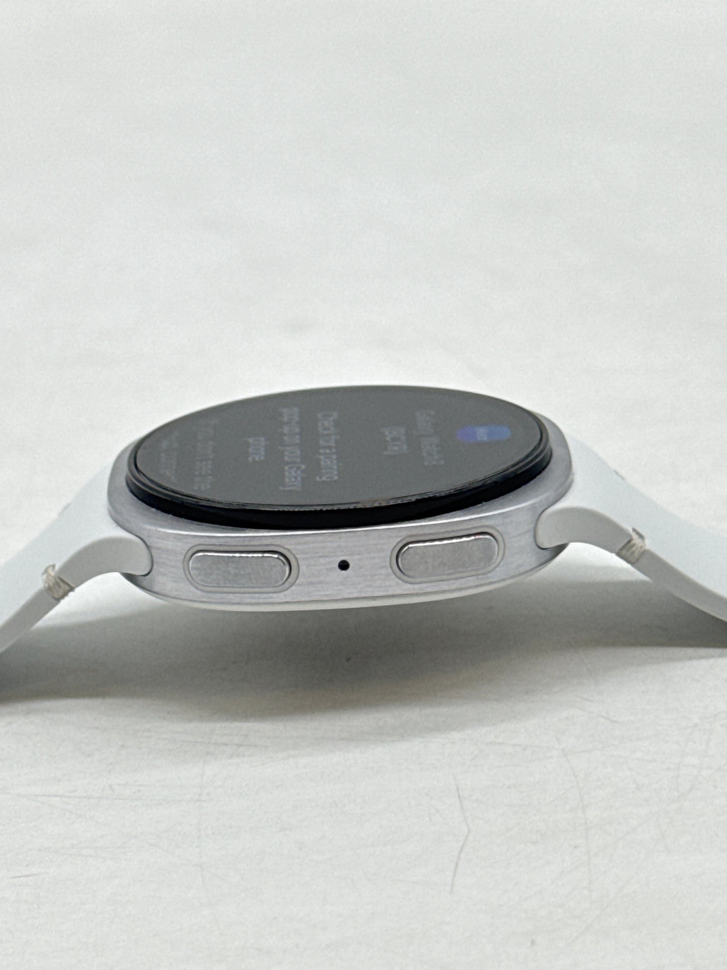 Unlocked Samsung Galaxy Watch8 SM-L325U 40mm GPS + Cellular Silver