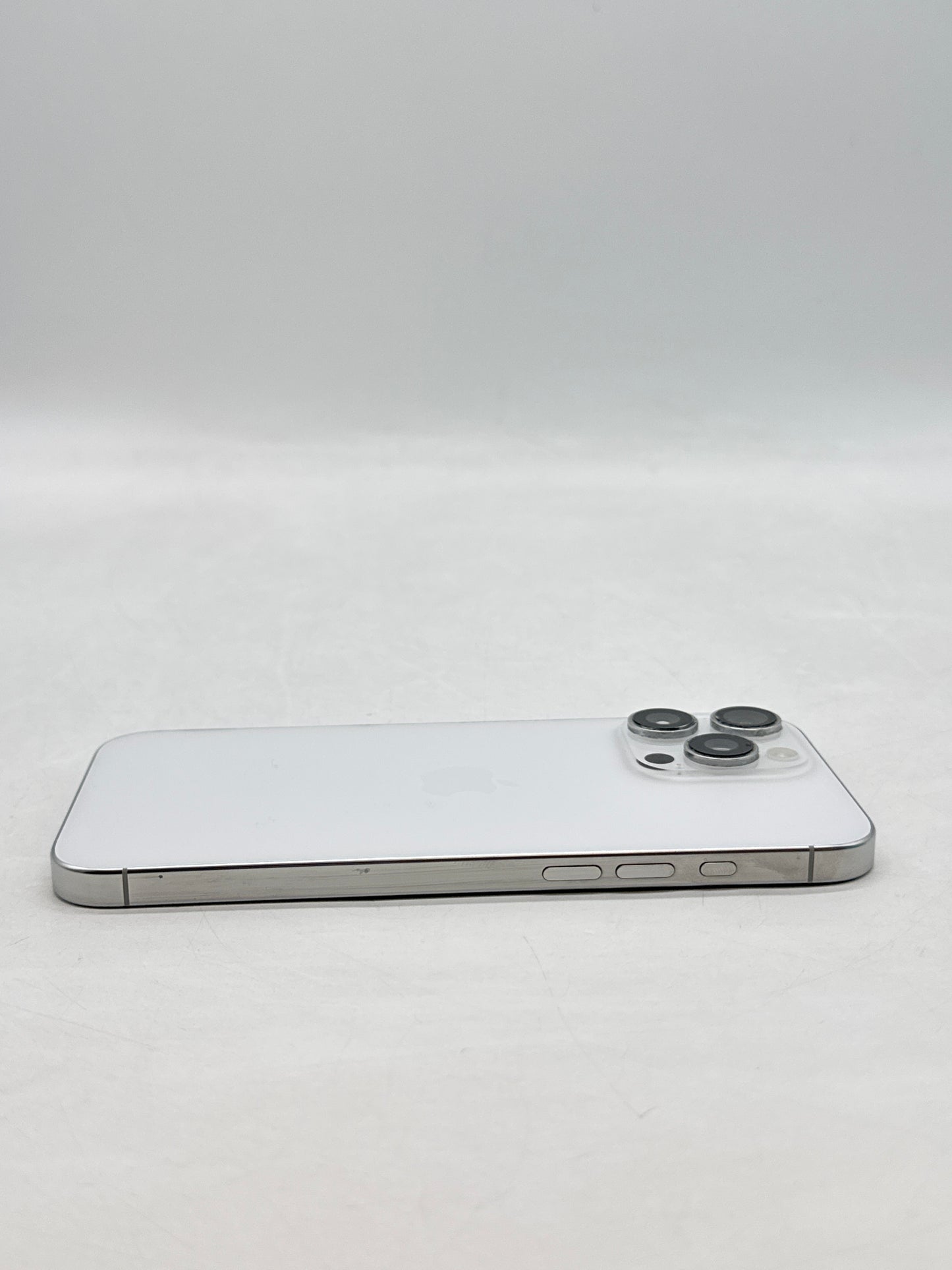 AT&T Apple iPhone 16 Pro Max A3084 256GB White Titanium 100% Battery health