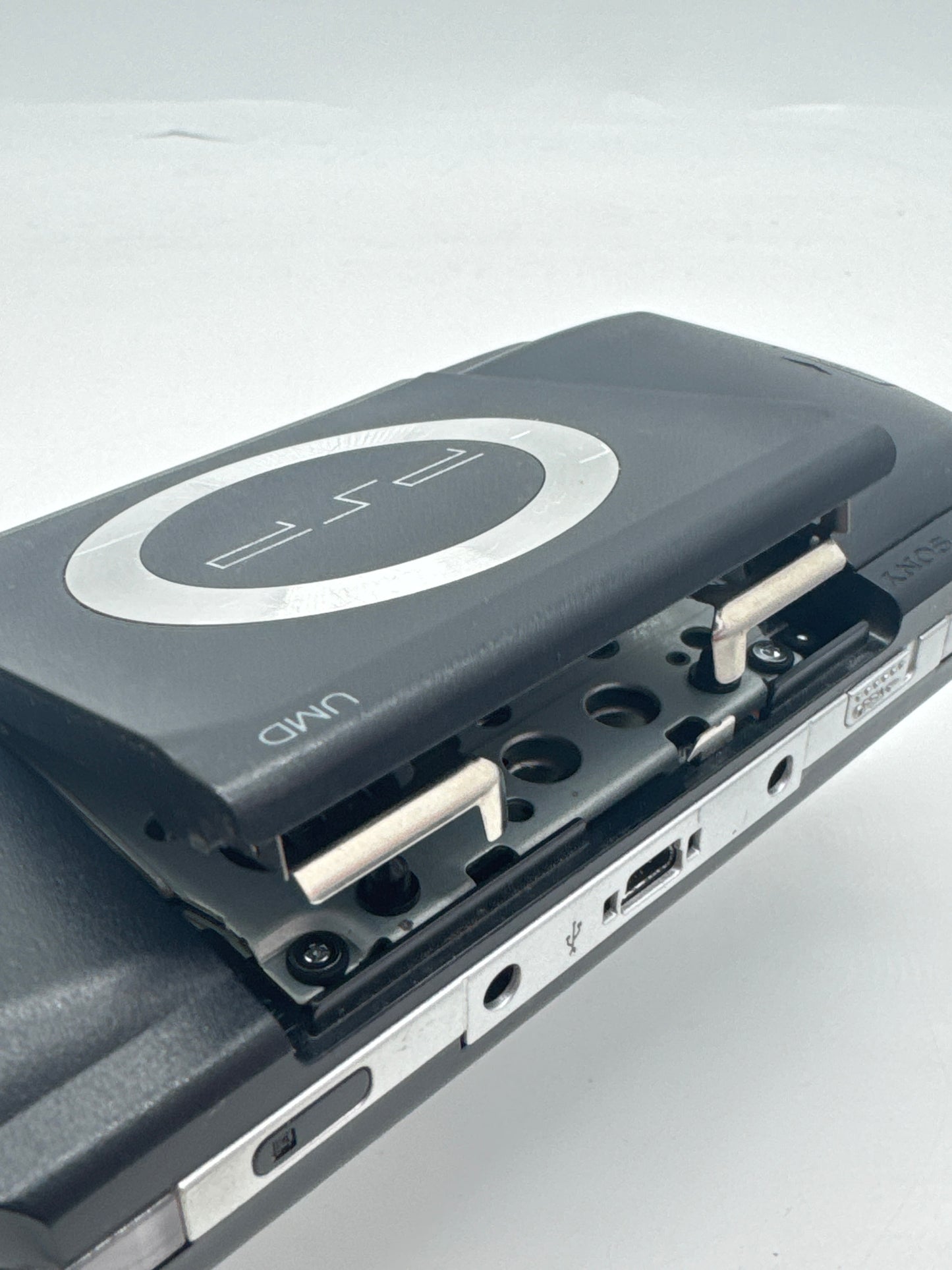 PlayStation Portable PSP-1000 Piano Black Console #669 Arrow Buttons Work w/ Defects