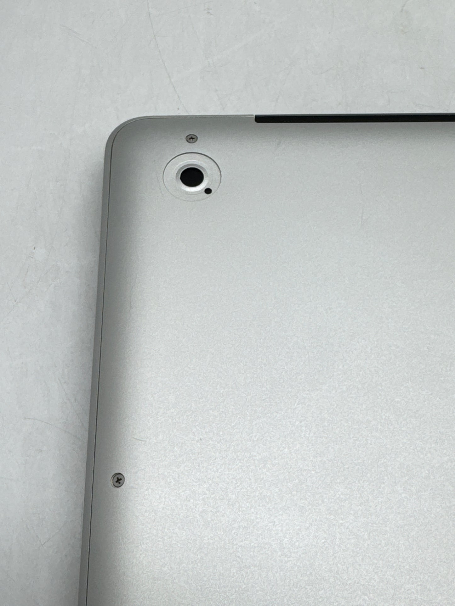 2009 Apple MacBook Pro 13.3" A1278 Intel Core 2 Duo 4GB RAM 250GB HDD