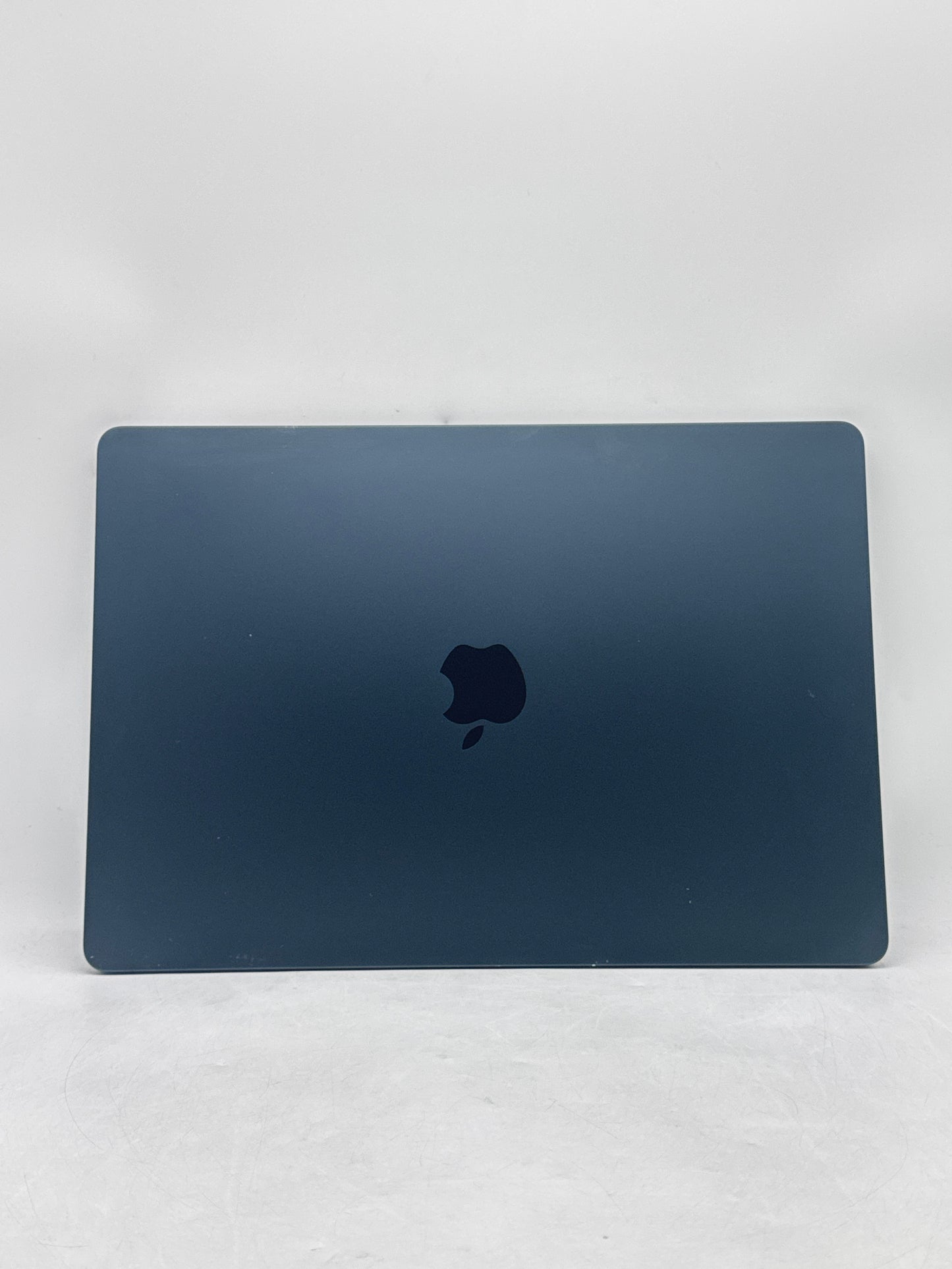 2023 Apple MacBook Air 15.3" A2941 M2 8C-CPU 10C-GPU 8GB RAM 256GB SSD 100% BH