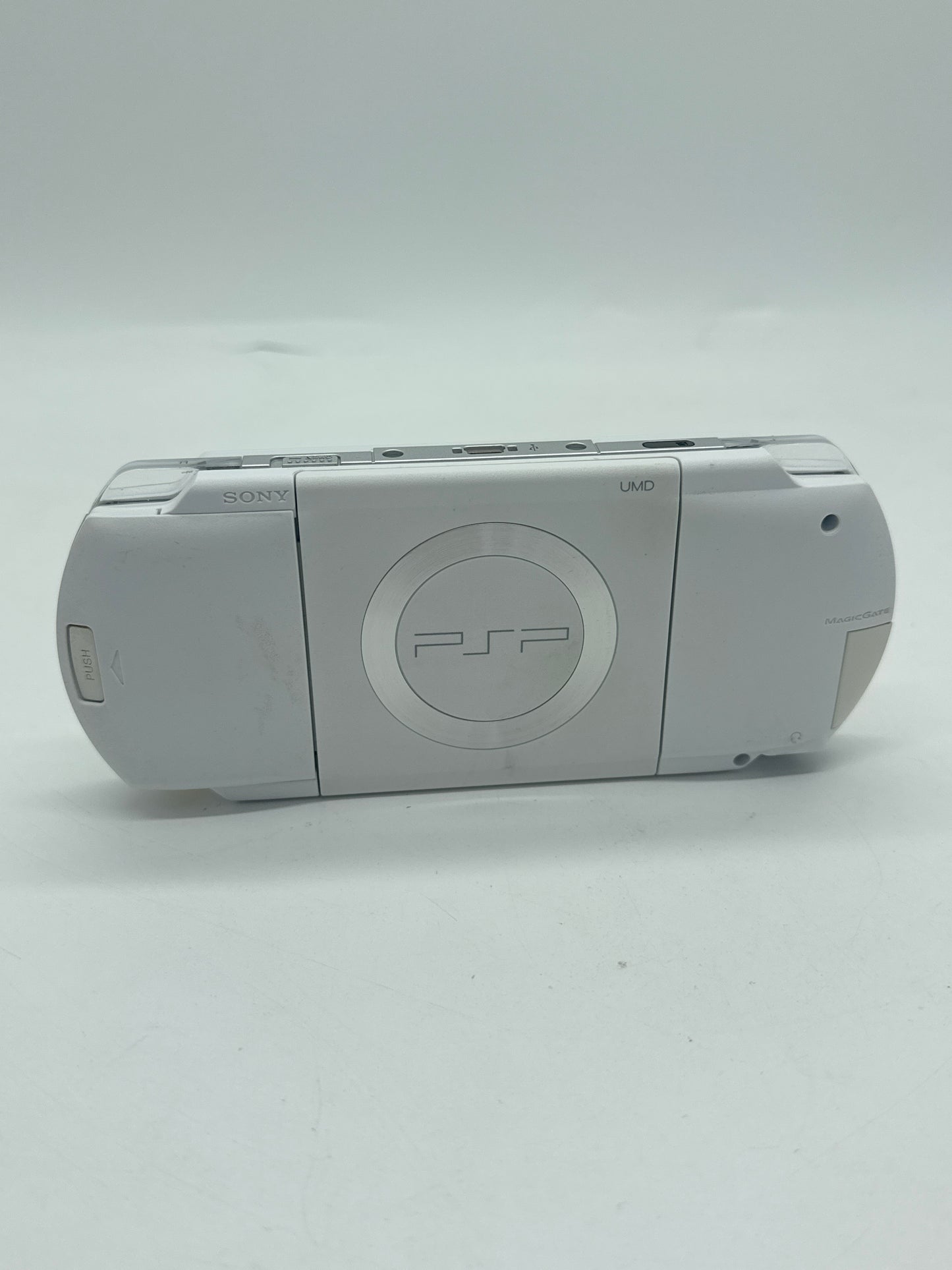 Sony PSP-1000 White Console #71 w/ 1800mAh Battery No Charger