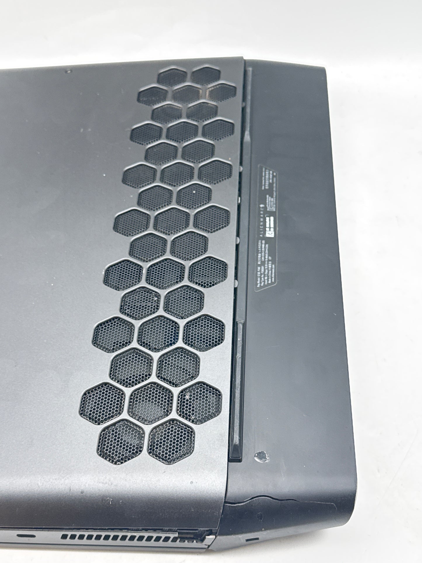 Alienware Area 51m Intel i7-8700 32GB RAM 1TB SSD RTX 2060