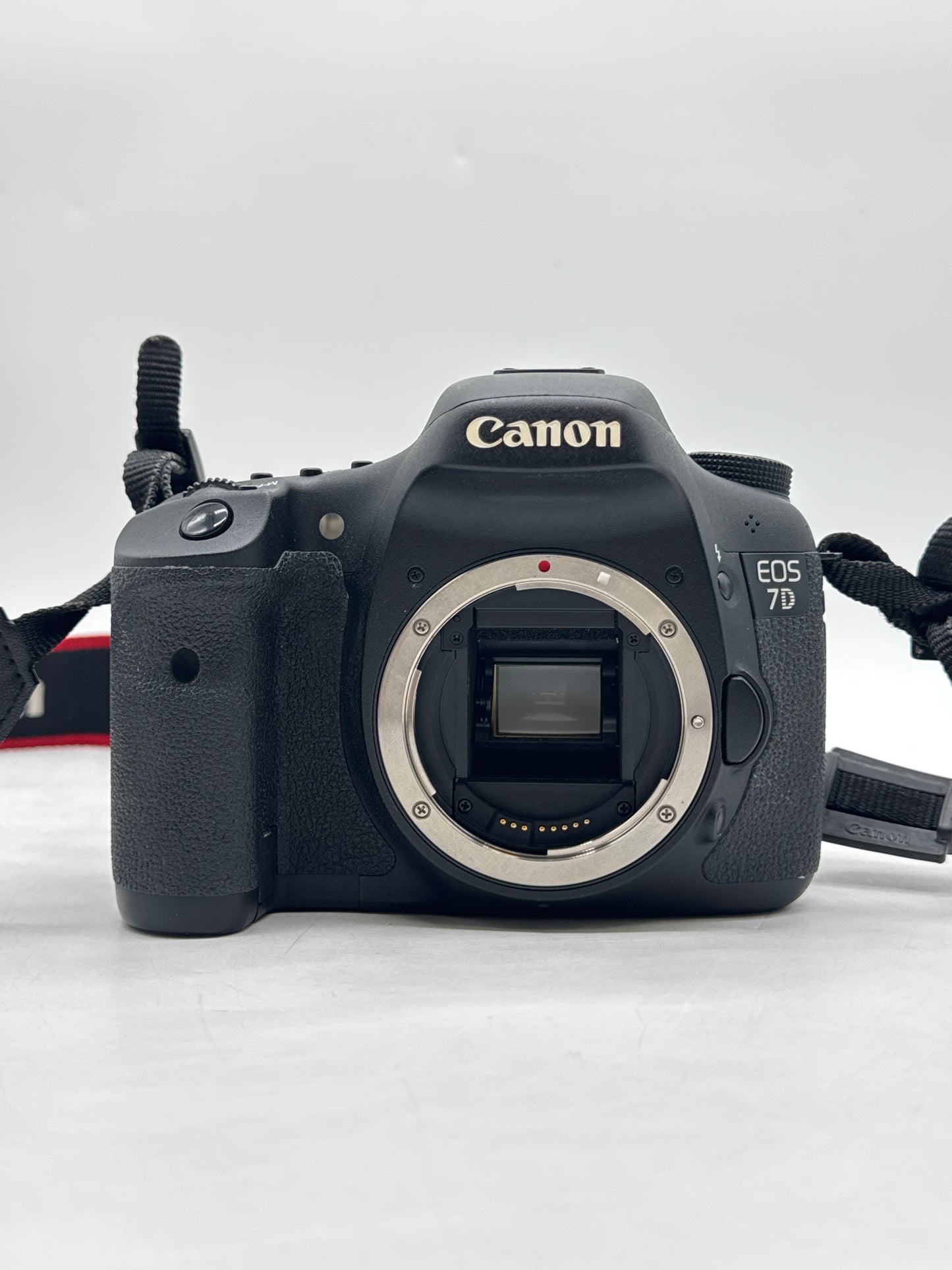 Canon EOS 7D 18.0 MP Digital SLR Camera Only - Broken pins on card slot