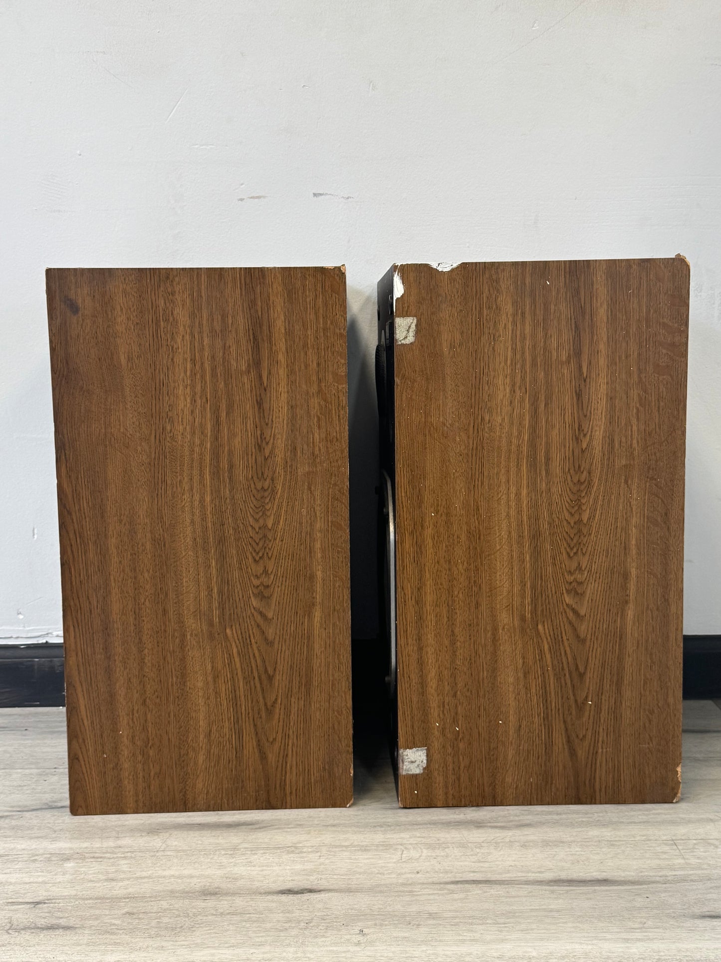 RARE YAMAHA NS-225 Speakers Large 22” Tall, White Woofers