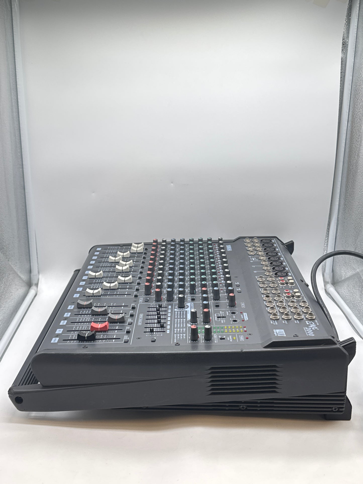 Yamaha EMX2000 12 Channel Powered Mixer