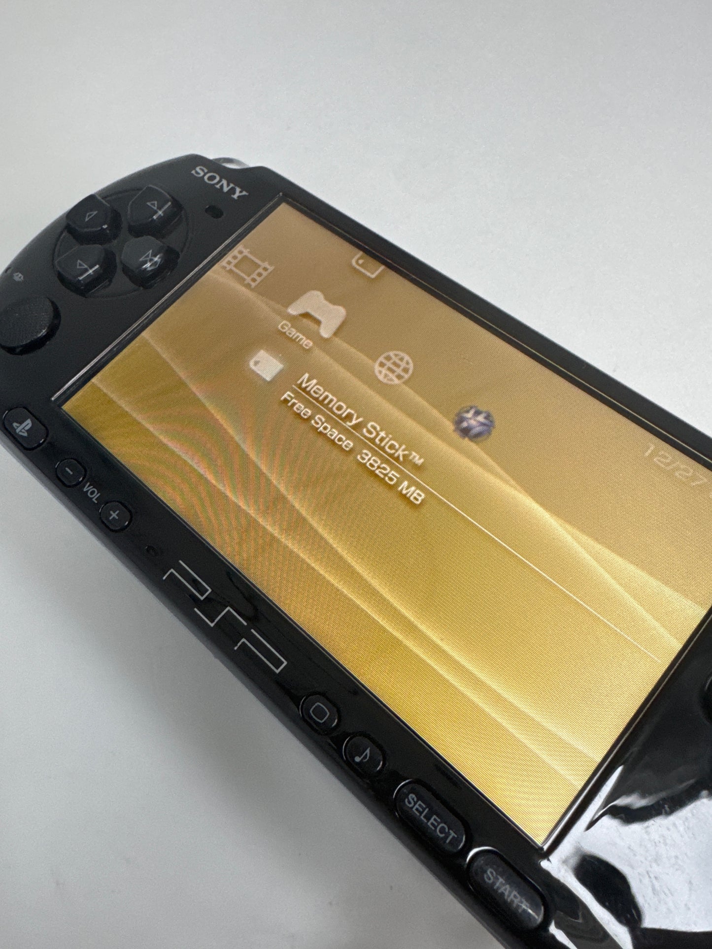 Sony PSP-3000 Piano Black Console Only #101 No Battery No Lid No Charger AS IS