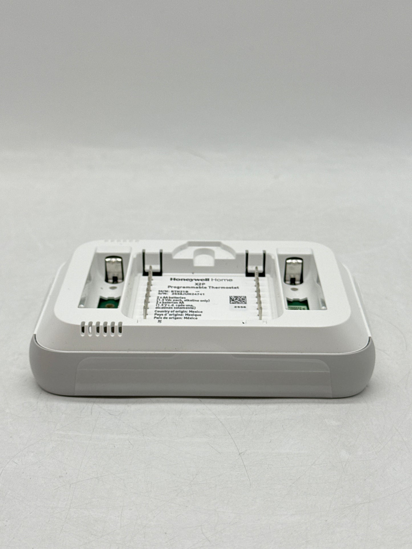 Lot of 4 Honeywell Home RTH21B X2P 1-Stage Programmable Thermostat