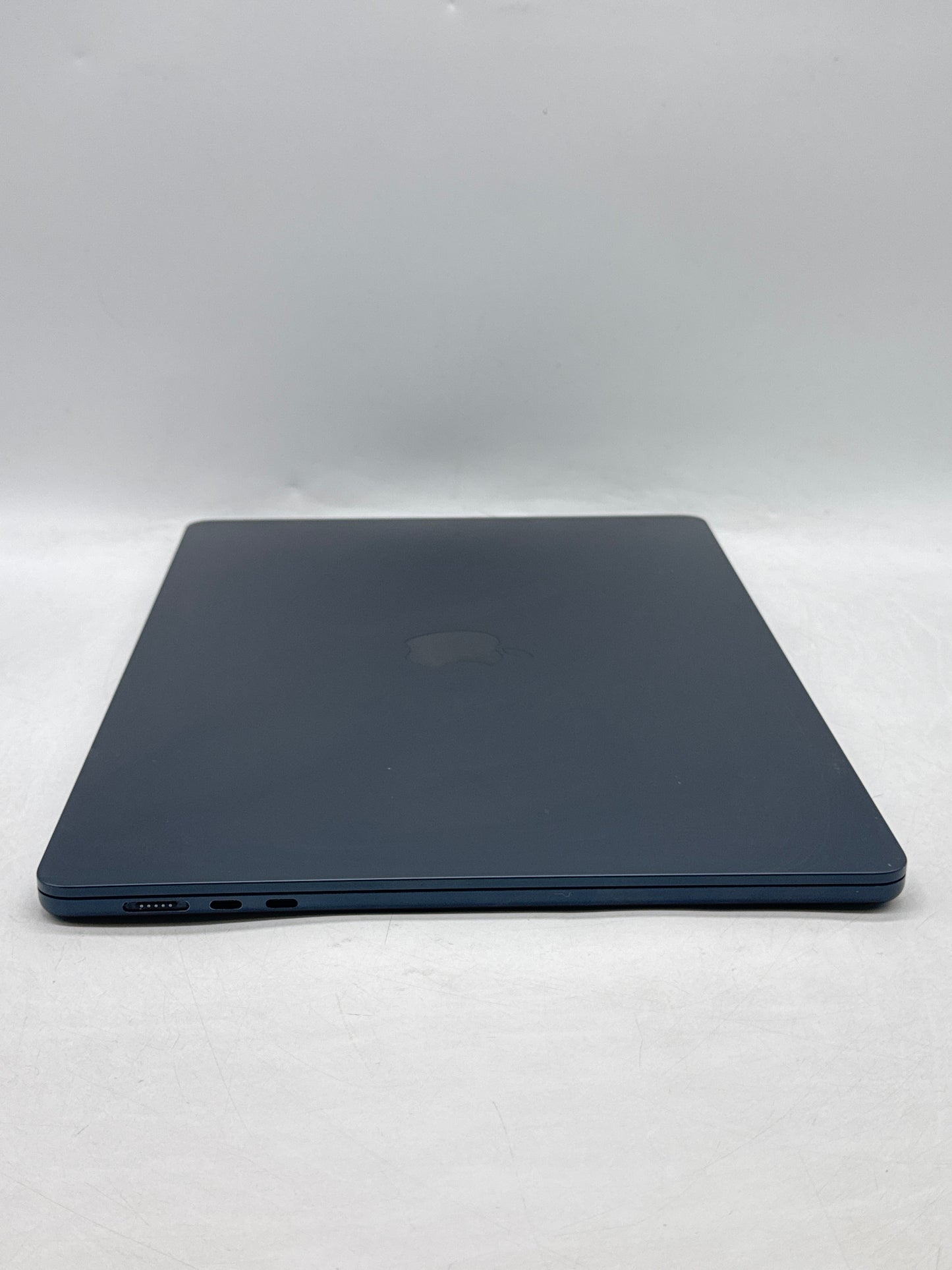 2023 Apple MacBook Air 15.3" A2941 M2 8C-CPU 10C-GPU 8GB RAM 256GB SSD 100% BH