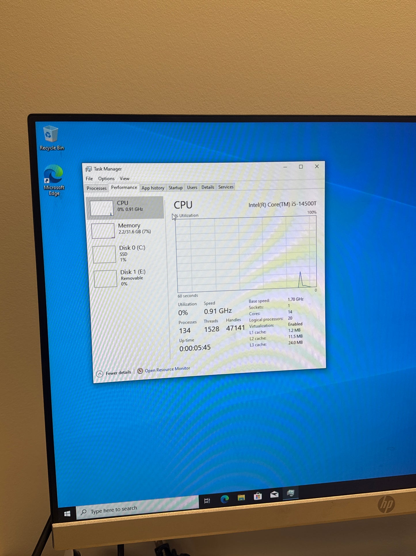 Lenovo ThinkCentre M70q Gen 5 Desktop Core i5-14500T 32GB RAM 256GB SSD