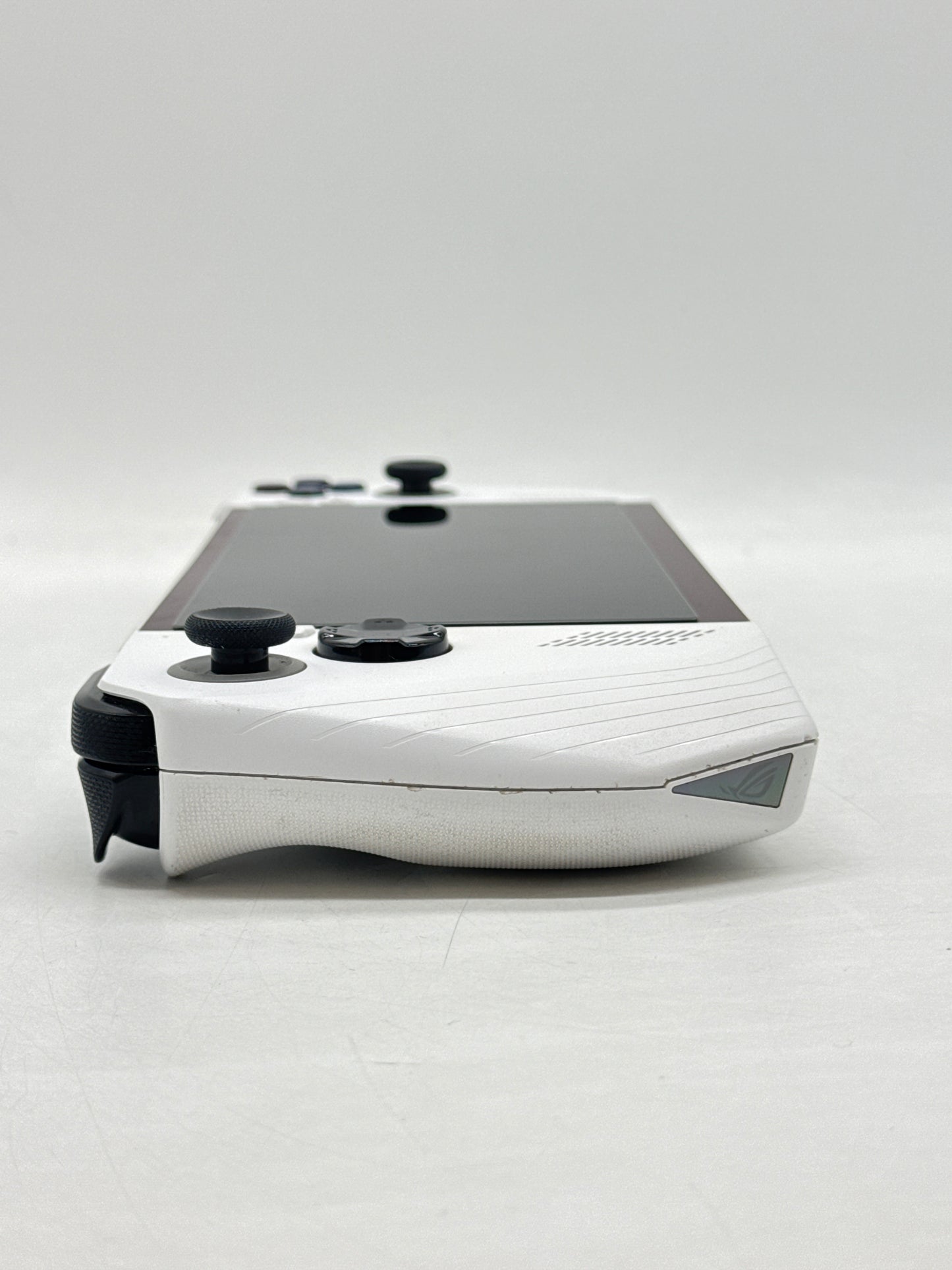 Asus ROG Ally RC71L 7" 120Hz AMD Ryzen Z1 512GB SSD 16GB RAM Handheld Console