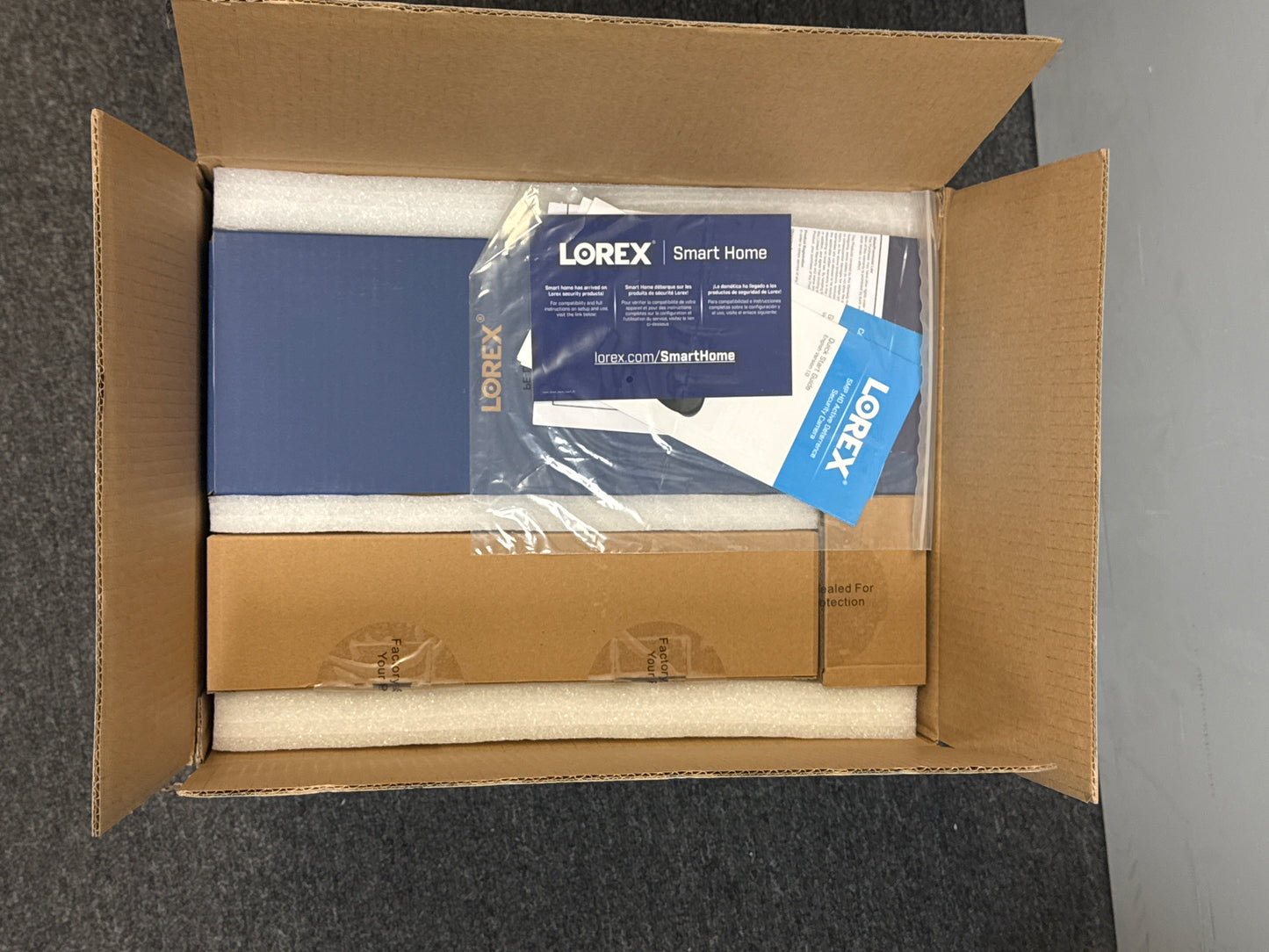 Lorex TD81825A4-E 8-Channel 2TB DVR 4-4k Bullet Camera Security System - New Open Box