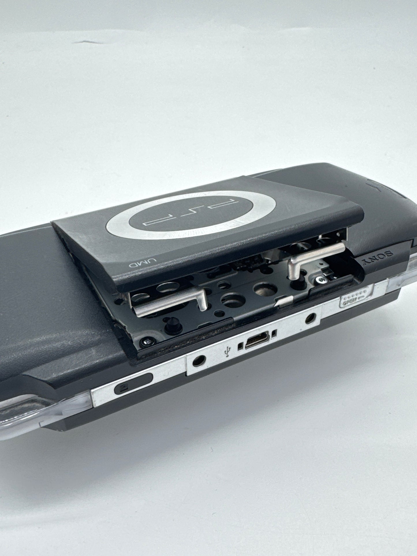Sony PSP-1001B2 Black Console #83 Cracked Front Case