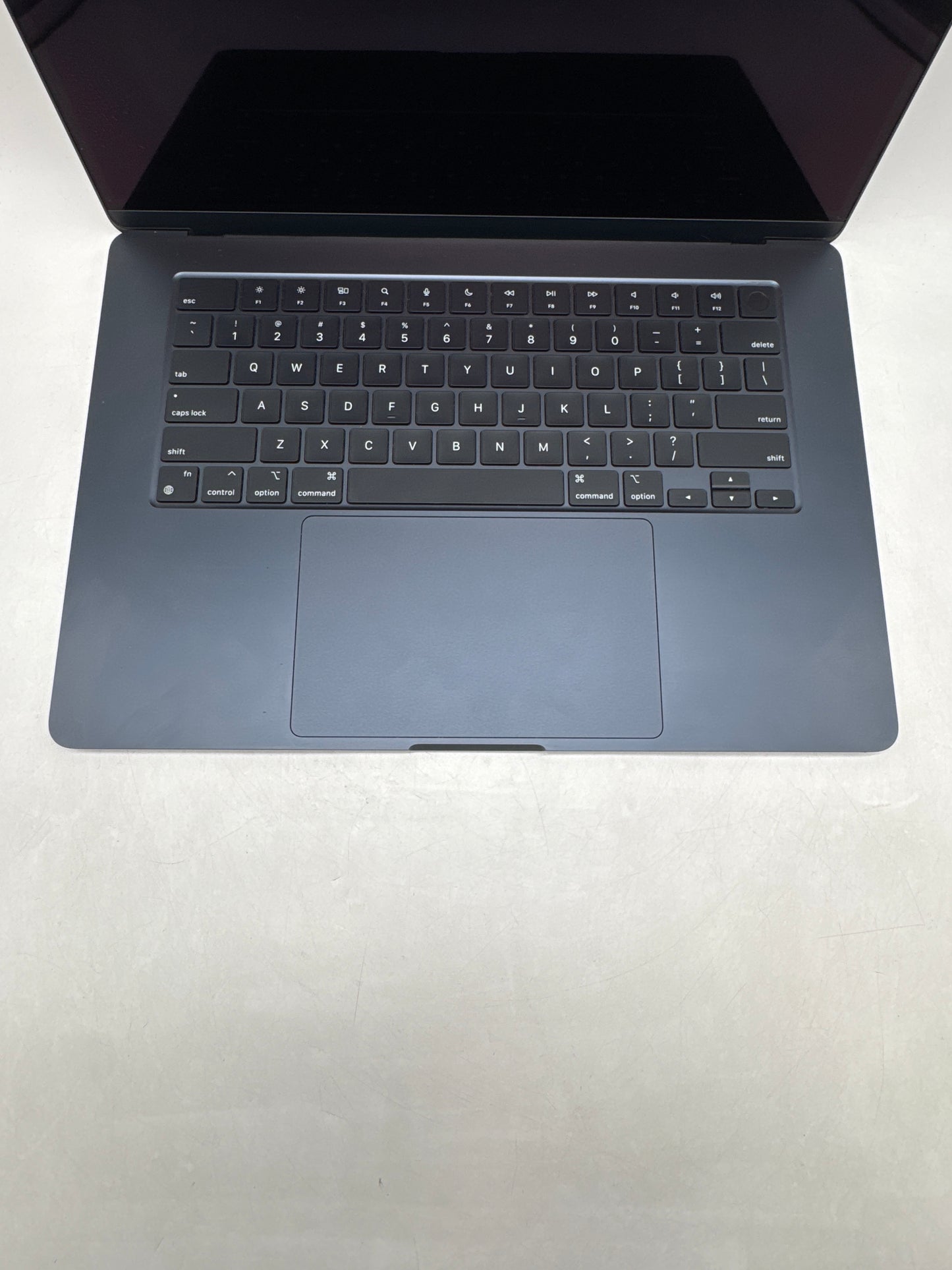 2023 Apple MacBook Air 15.3" A2941 M2 8C-CPU 10C-GPU 256GB SSD 8GB RAM