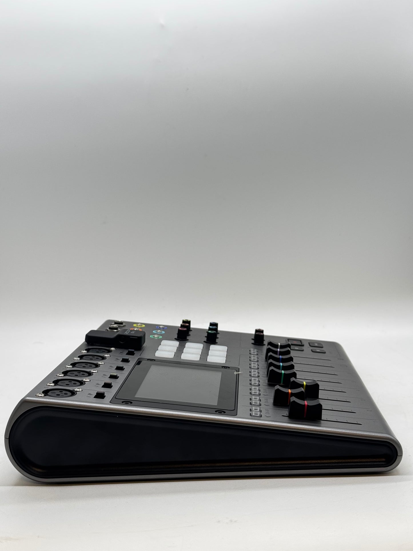 Zoom PodTrack P8 Pro Audio Equipment with 128GB SD Card and Zoom BT-2