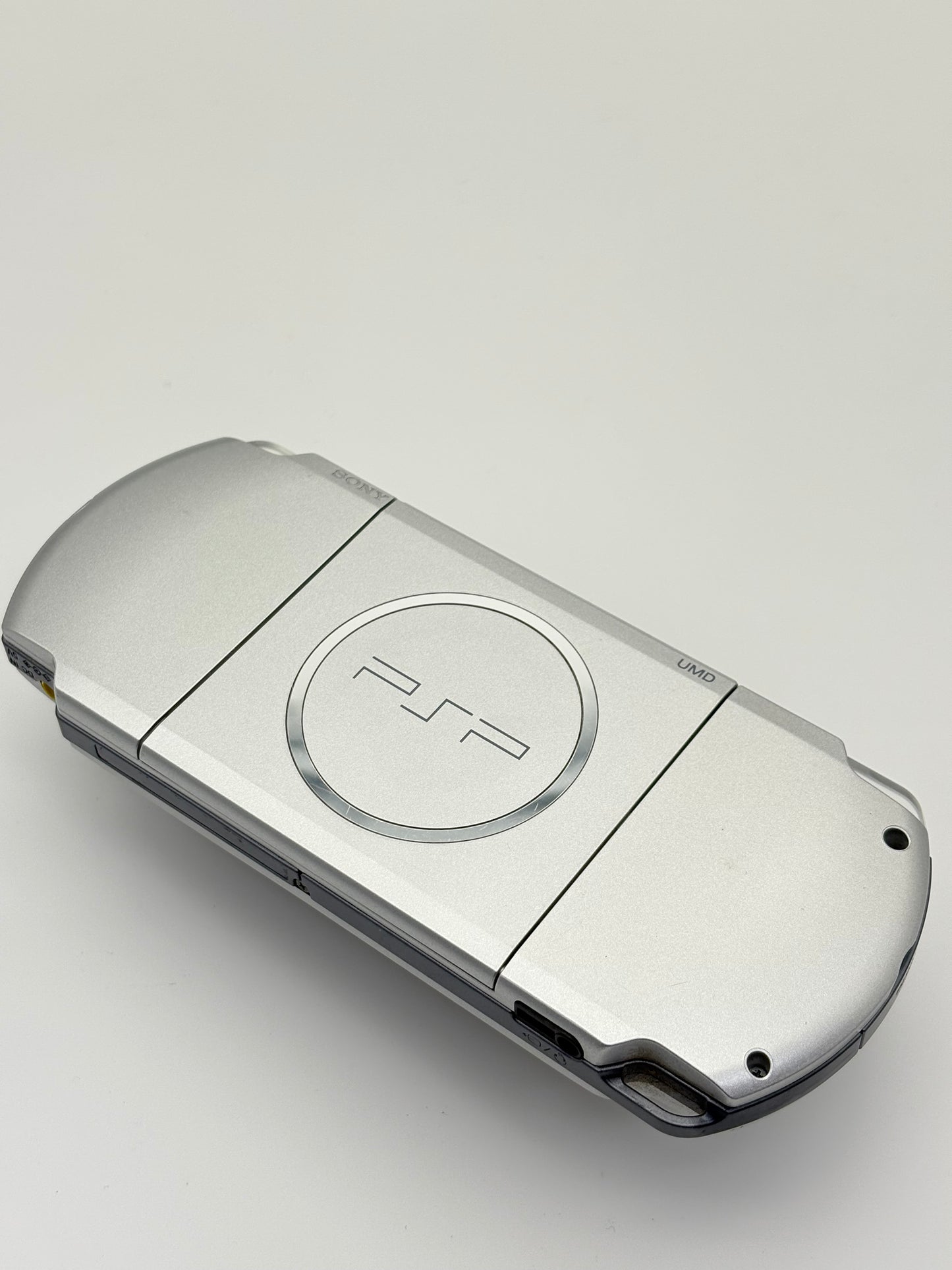 Sony PSP-3000 Silver Console #213 w/1200 mAh Battery Bad Disk Drive AS IS