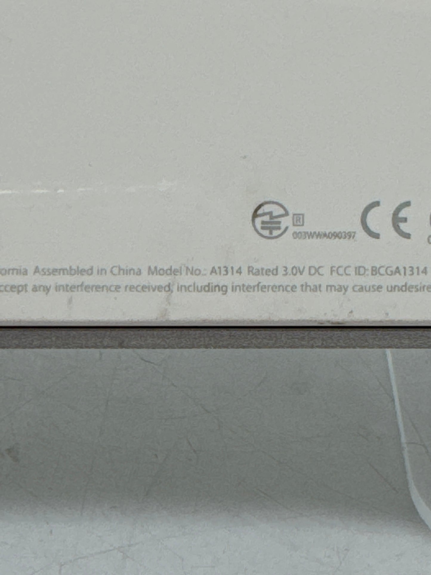 Apple A1314 Wireless Keyboard White - Untested