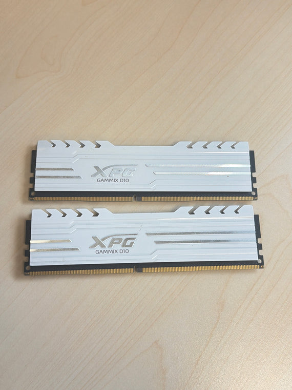 XPG GAMMIX D10 16GB (2x8GB) RAM DDR4 3000MHz AX4U300038G16A-BW10