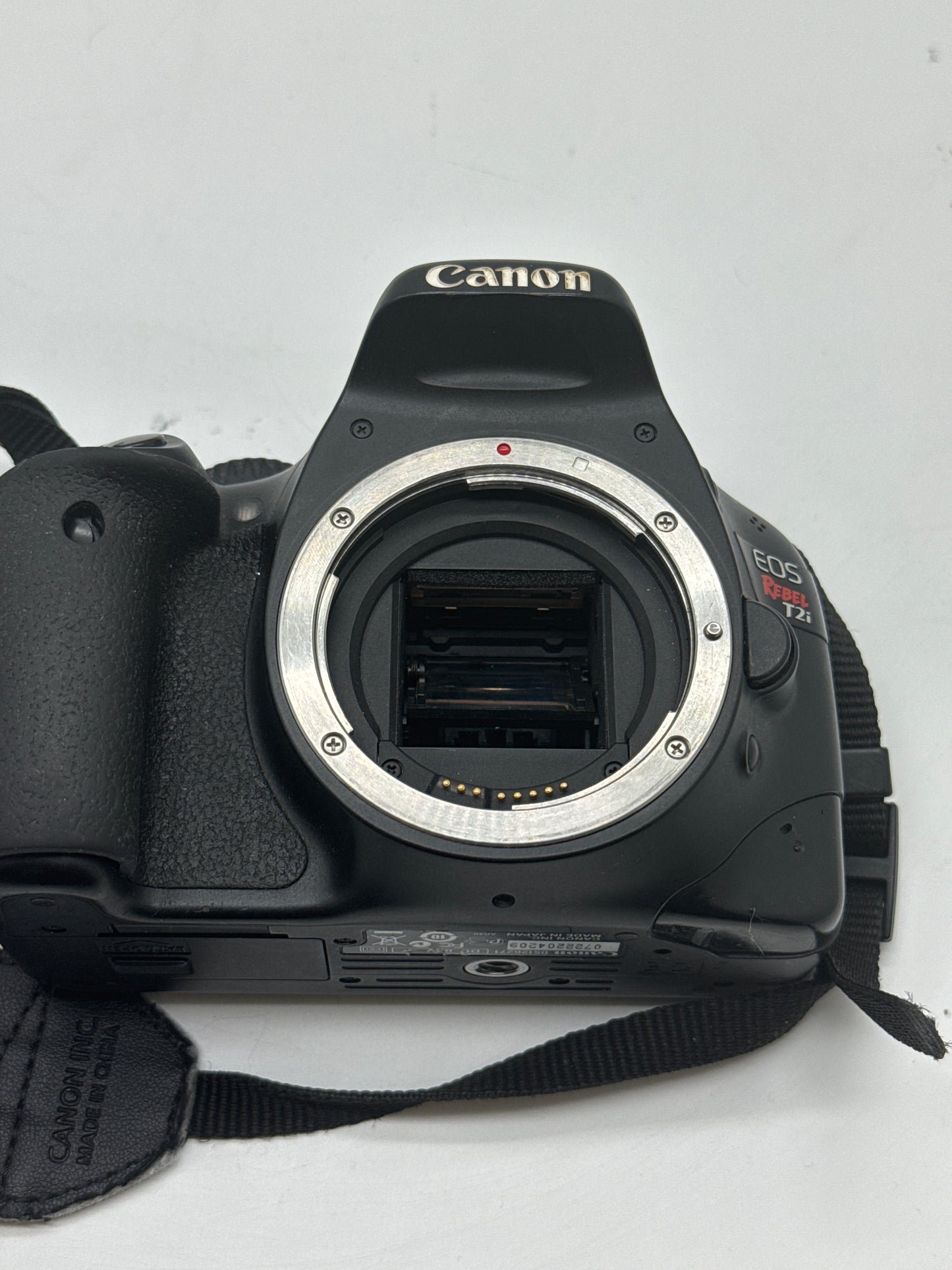 Canon EOS Rebel T2i Digital SLR Camera (Body Only) - For Parts