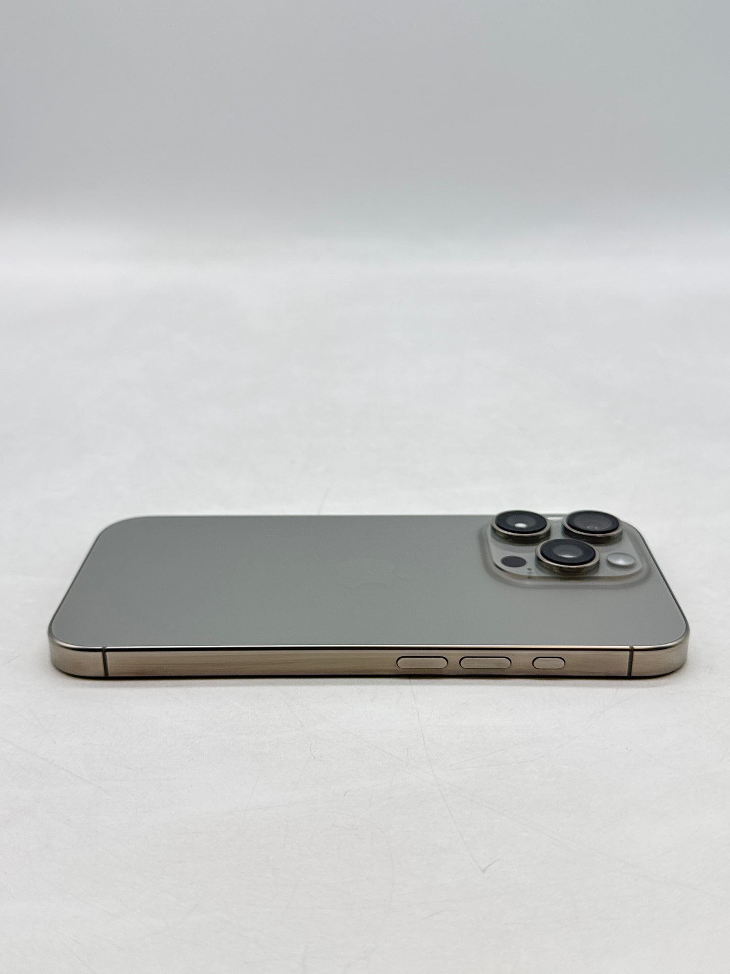 Unlocked Apple iPhone 16 Pro A3083 128GB Natural Titanium 96% Battery Health