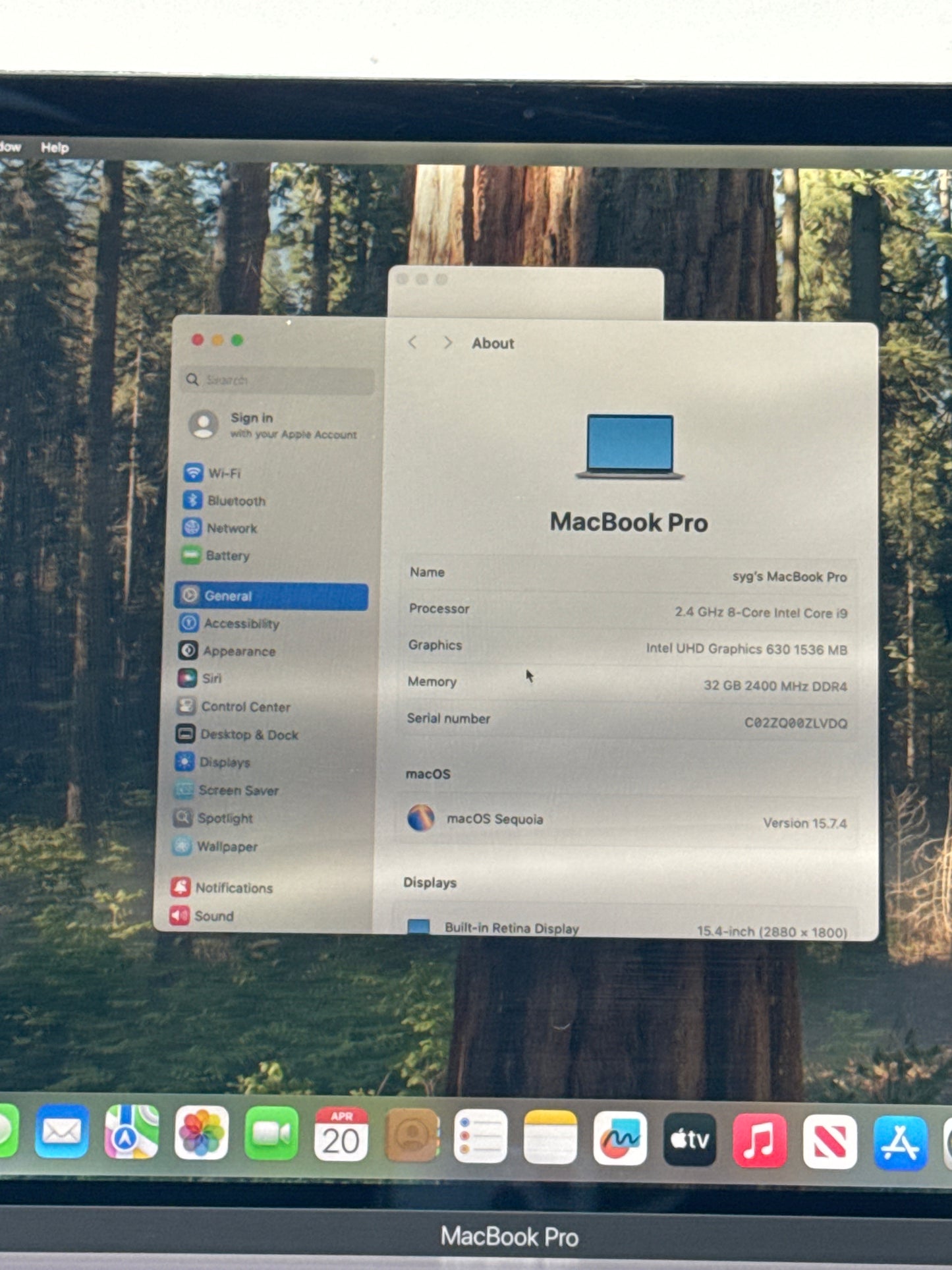 2018 Apple MacBook Pro 15.4" A1990 Core i9 32GB RAM 1TB SSD - Bad Display Read!