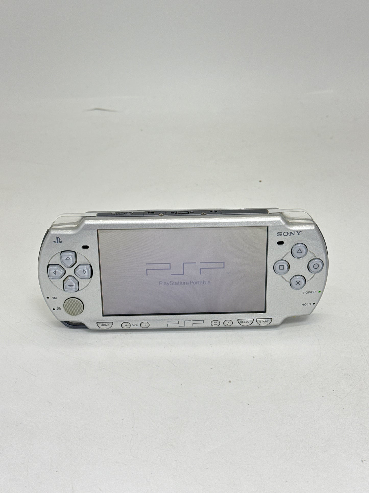 Sony PlayStation Portable PSP-2000 Silver Console #387 w/ OEM 1200mAh Battery