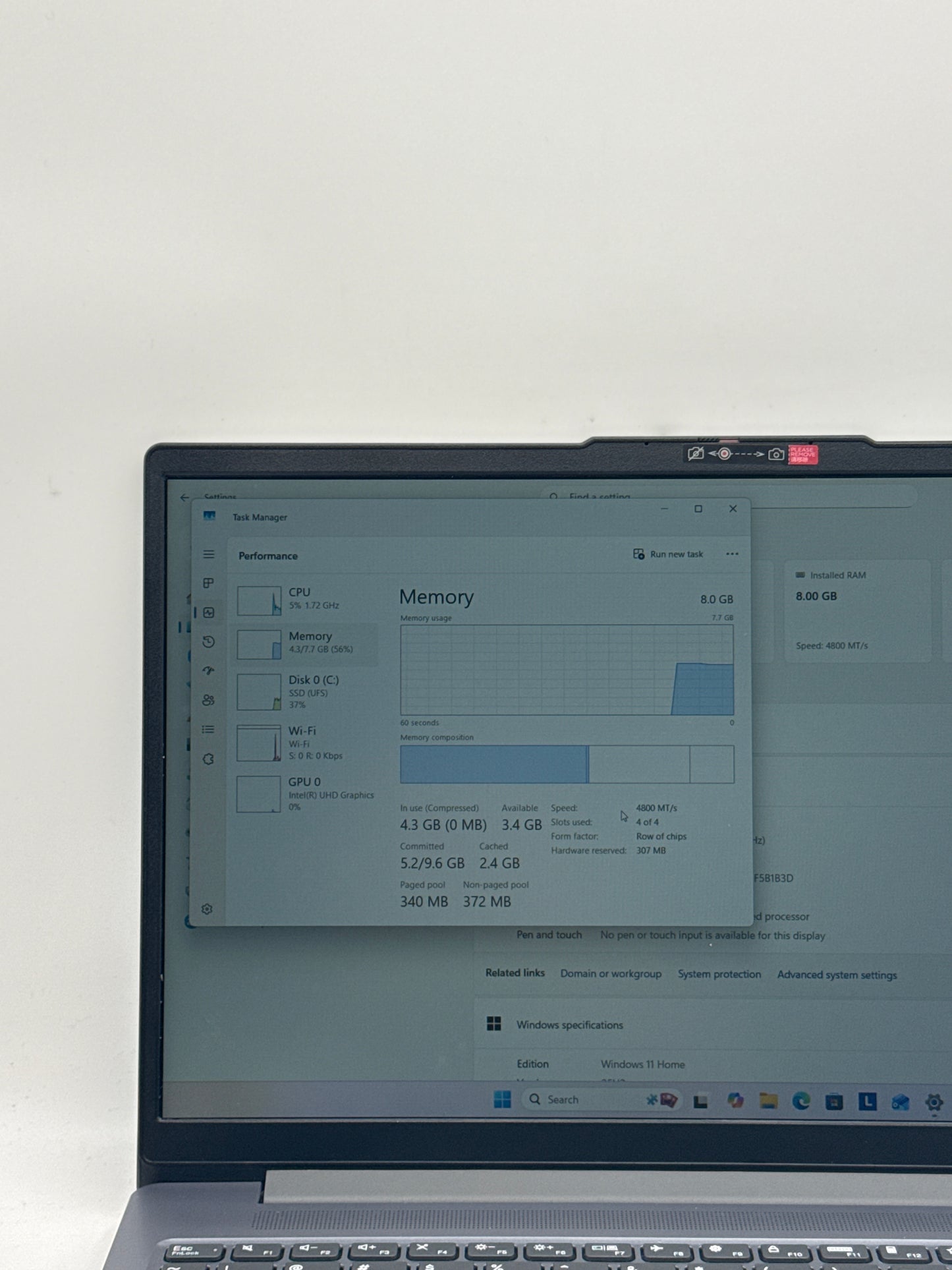 Lenovo IdeaPad Slim 3 15IAN8 15.6'' Core™ i3-N305 8GB DDR5 RAM 128GB SSD - Read!