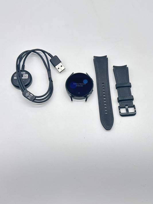 GPS Only Samsung Galaxy Watch 4 44mm Black Bluetooth Smartwatch SM-R870
