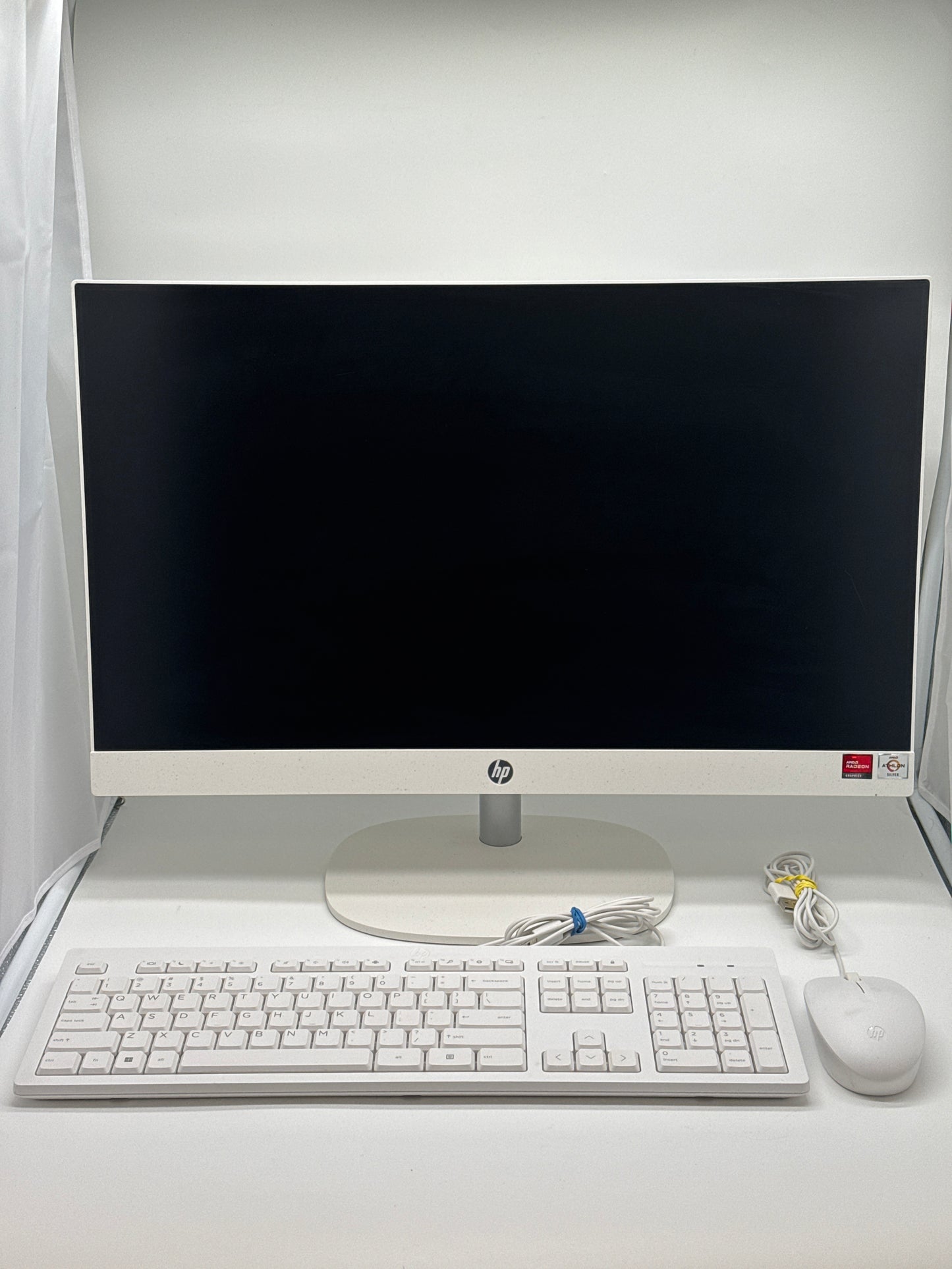 HP All-in-One Desktop 7H0U0AA – 23.8" FHD, 8GB RAM, 256GB - Used